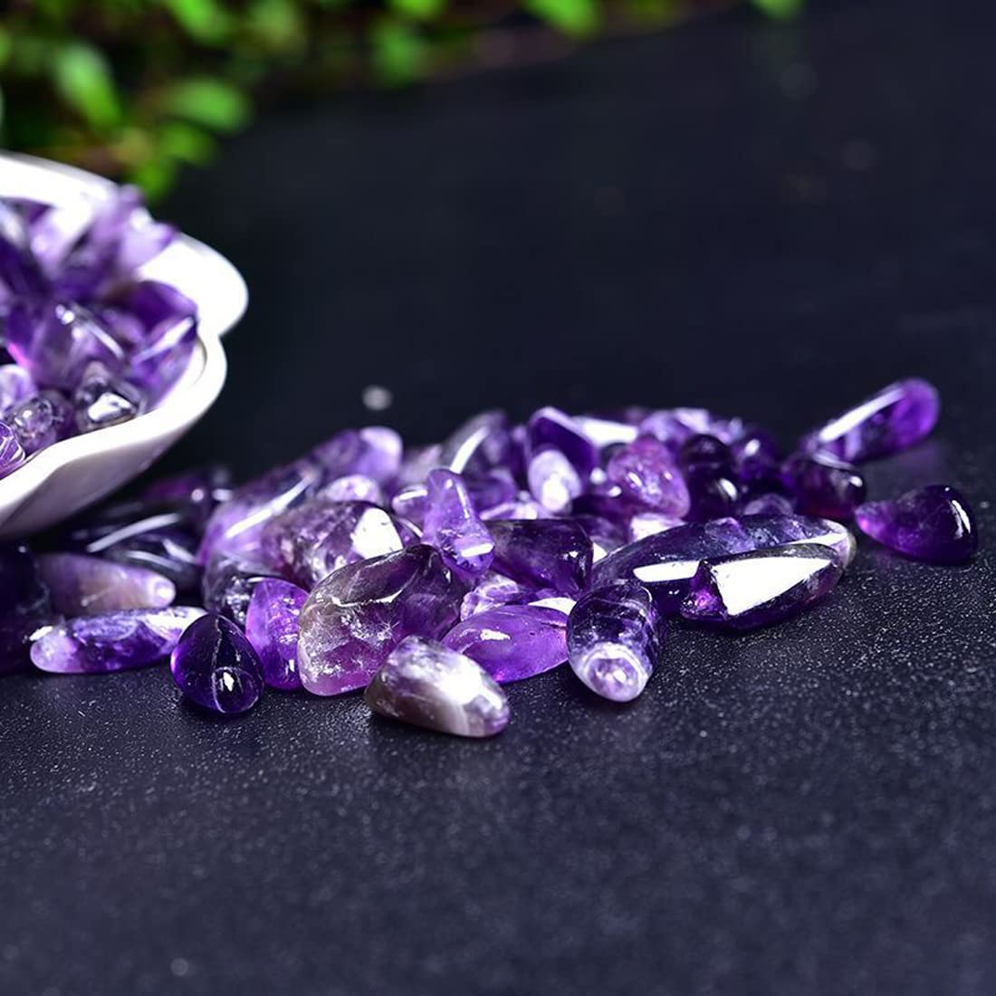 Natural Amethyst Tumbled Chips Crushed Crystal Stone, 7-9mm Polished Healing Crystal Chips Healing Reiki Crystal Jewelry Making Home Decoration