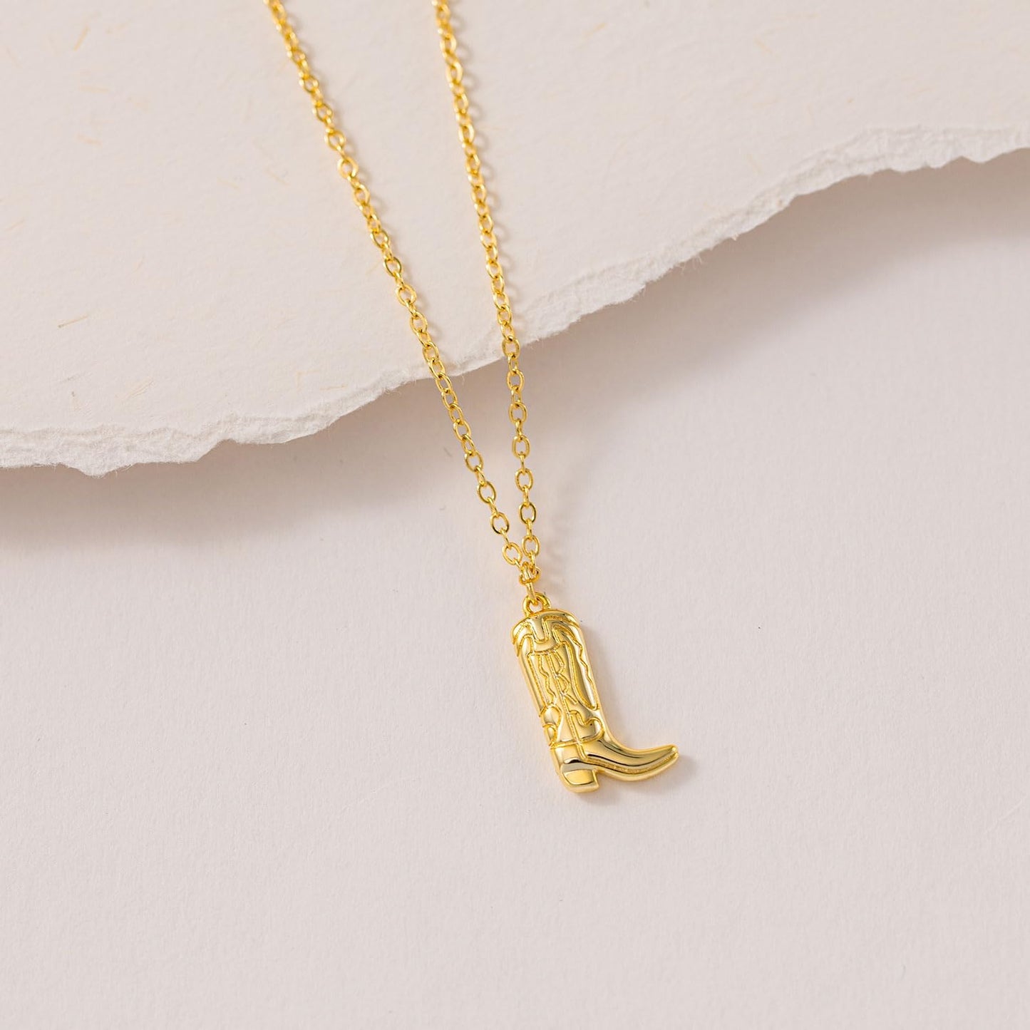 VRIUA Gold Necklace for Women – 14K Gold Plated Dainty Cowboy Boot Necklace Minimalistic Trendy Necklaces for Women Jewelry