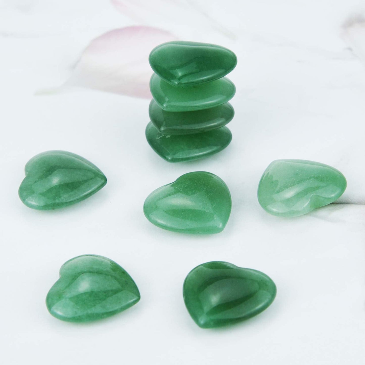 Marrywindix 15 Packs 0.8 Inch Healing Crystal Natural Green Aventurine Heart Love Carved Palm Worry Stone Chakra Reiki Balancing