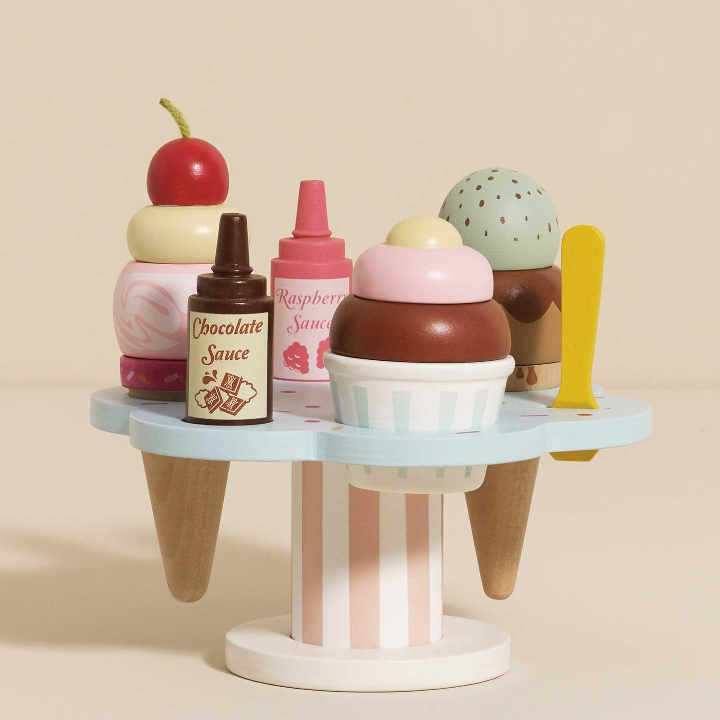 Le Toy Van - Educational Wooden Toy Honeybake Colourful Wooden Carlo's Gelato Pretend Ice Cream Toy | 12 Pieces - Great Role Play Gifts For A Boy Or Girl - 2+ Years