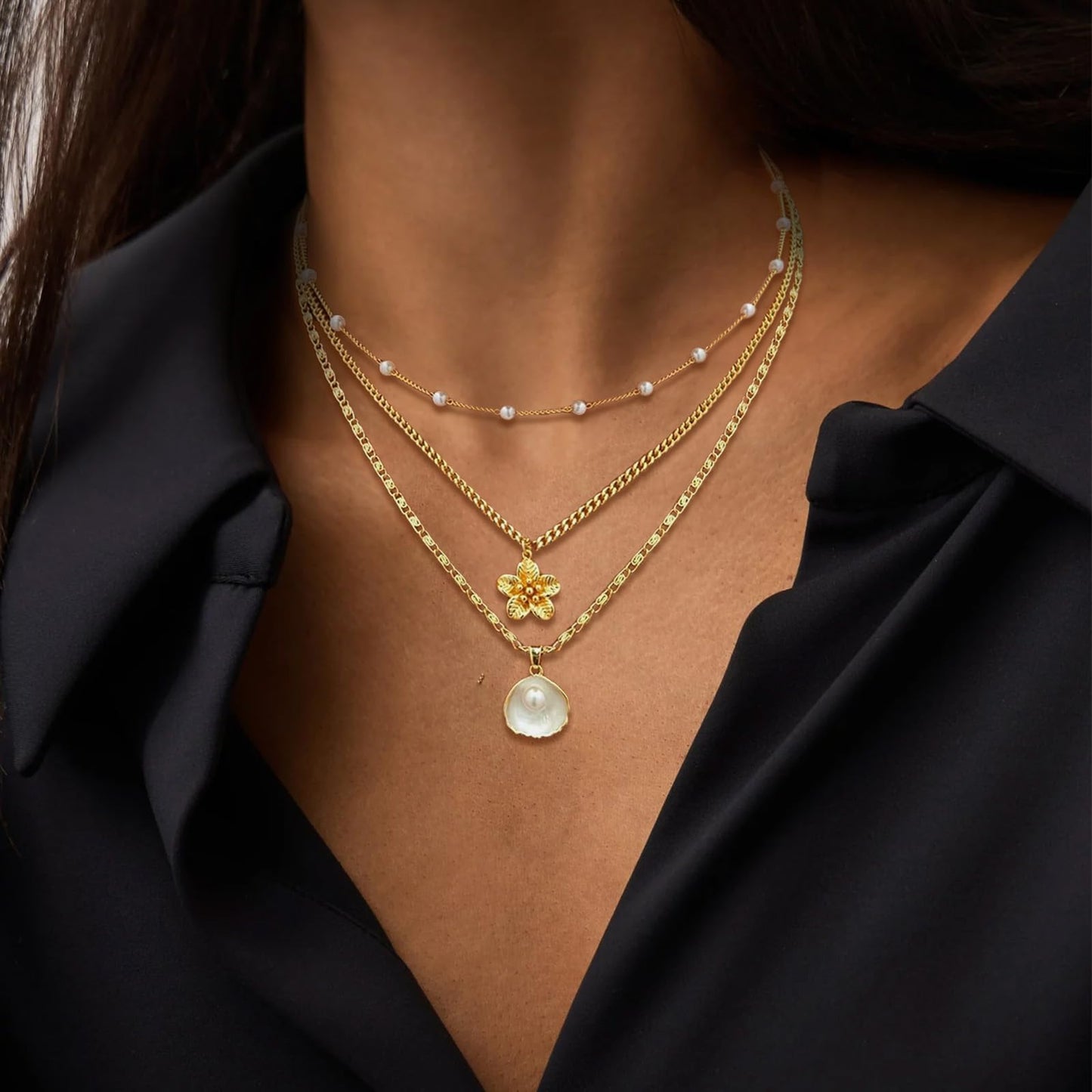 Shell Starfish Necklace for Women Gold Tone Layered Beach Jewelry Pearl Seashell Charm Adjustable Coastal Necklace for Summer Vacation Outfits Gifts