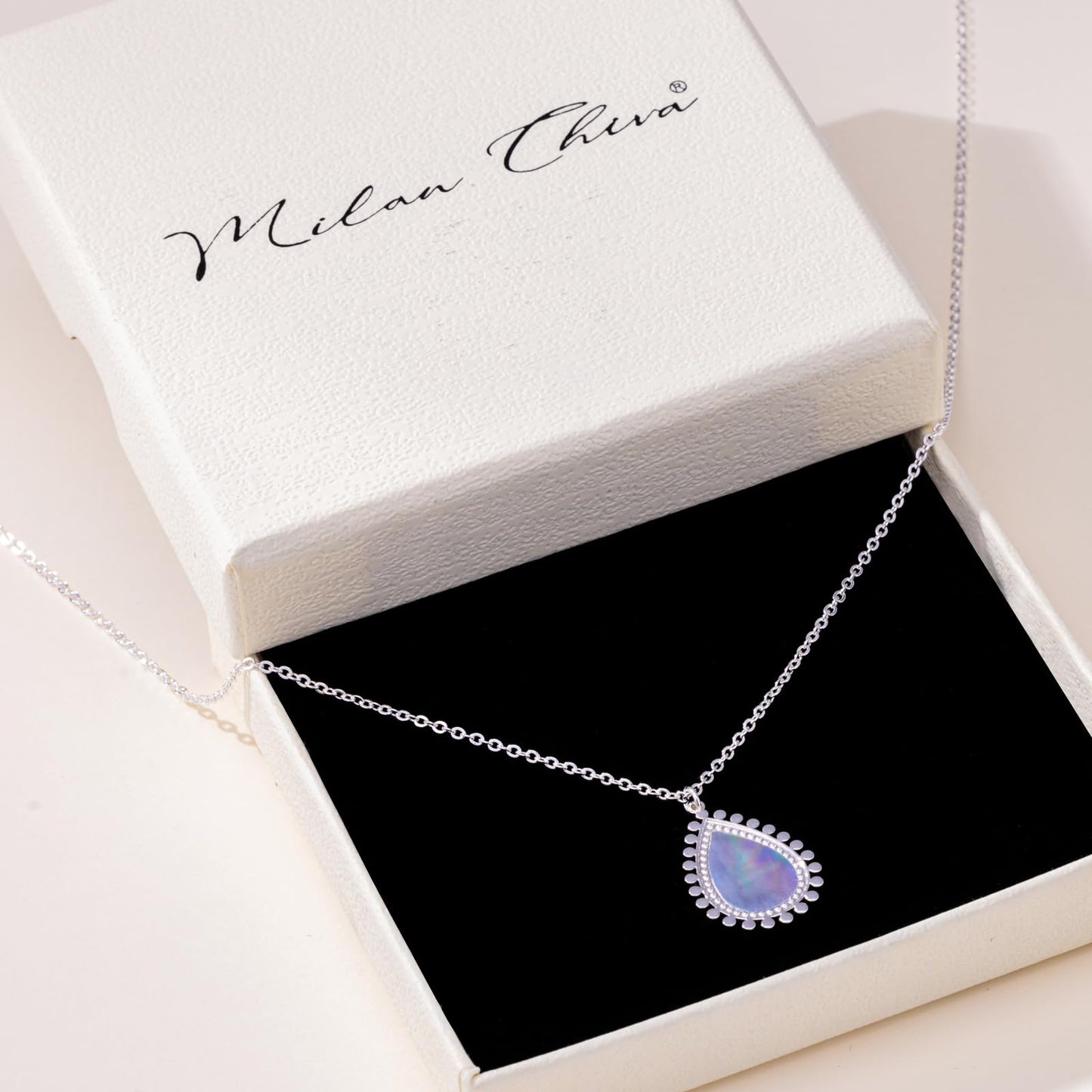 Milan Chiva Mother of Pearl Pendant Necklace 18K Silver Plated Chain Dainty Water Drop Choker Necklaces MNS-1011SL
