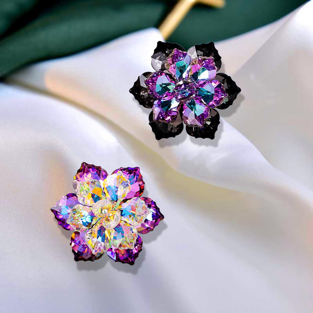 Rhinestone Sunflower Brooch Pin for Women Red Black Purple Large Flower Broochs Snowflake Brooch Marquise Wreath Christmas Brooches Jewelry