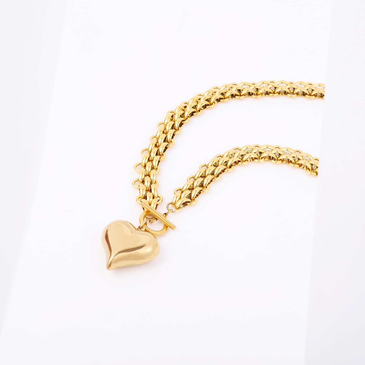 jomjeu Chunky Gold Necklace for Women Heart Necklaces 18K Gold Plated Stainless Steel Chain Pendant Necklace Classic Trendy Toggle Thick Gold Necklaces Jewelry Gifts for Women