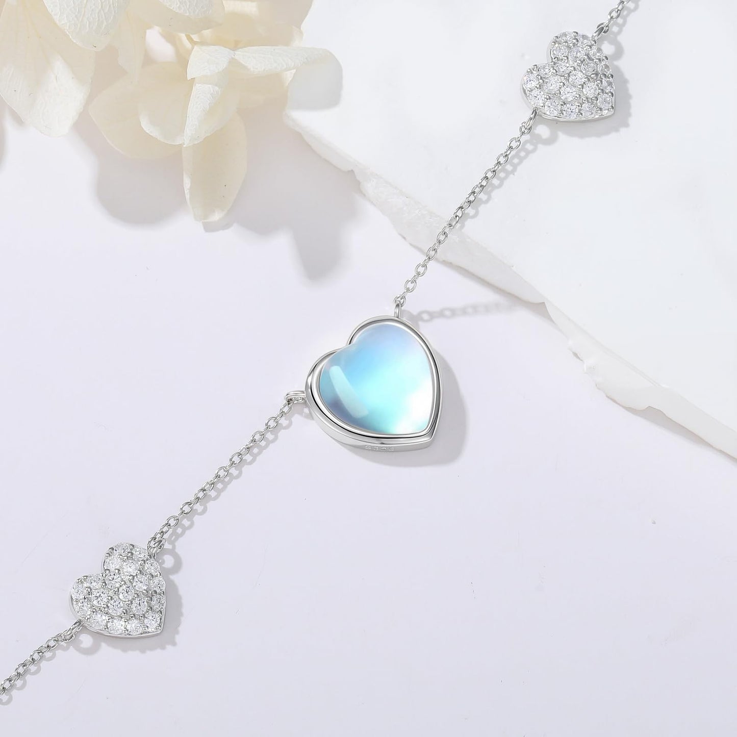 OUTANG Moonstone Heart Necklace for Women 925 Sterling Silver Moonstone Stone Heart Pendant Jewelry Gift for Her