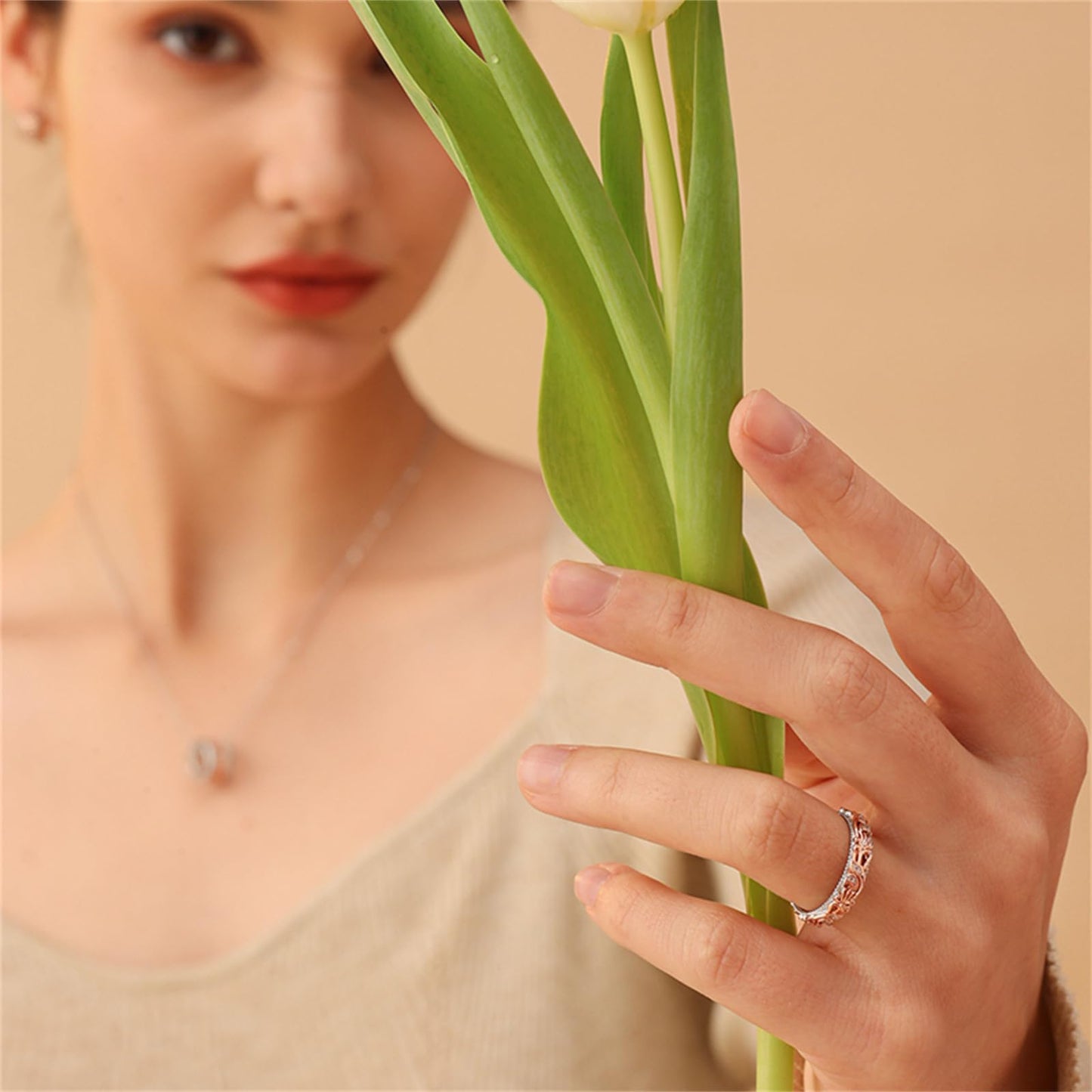 Jeulia Floral Ring Band Sterling Silver Two Tone Leaf Carved Vintage Unique Hollow Flower Rose Gold Jewelry Engagement Wedding Bridal Sets Stackable Anniversary Promise with Gift Box (Floral, 10.5)