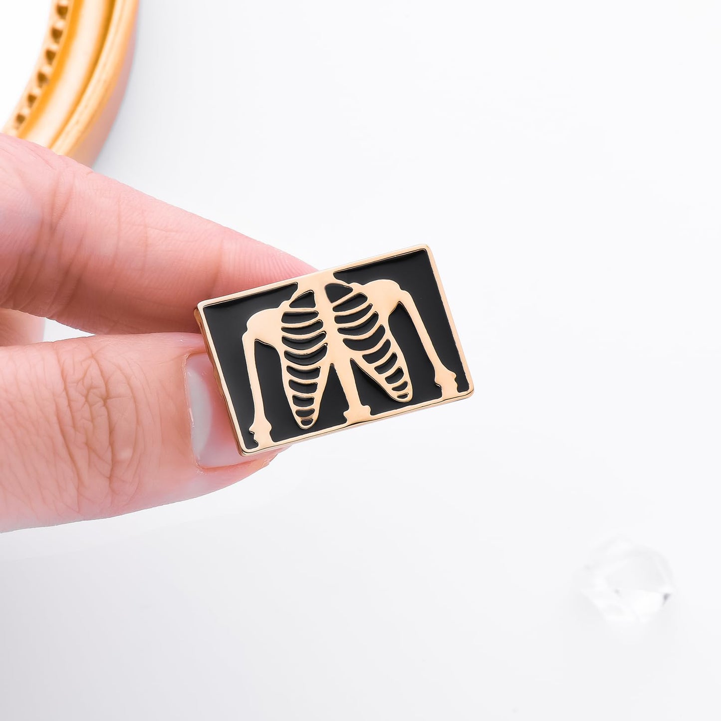 Dr's gift 14K Plated Golden Skeletal Anatomy Brooch Pin Backpack Lapel Badge Medical Jewelry for Anatomy Lovers Doctors Osteology Students Gifts