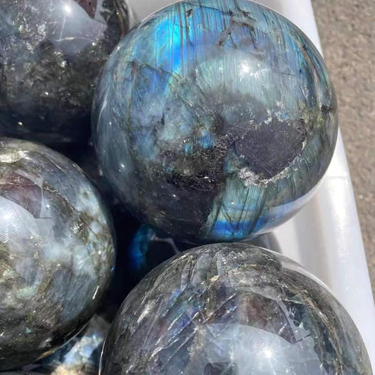 5-6CM/1.97-2.36inch Natural Crystal Ball Labradorite Sphere Moonstone Stone Crafts Polished Decorative Sphere Reiking Healing Crystals Ball Stone Fengshui Home Decoration(50-60mm, Labradorite)
