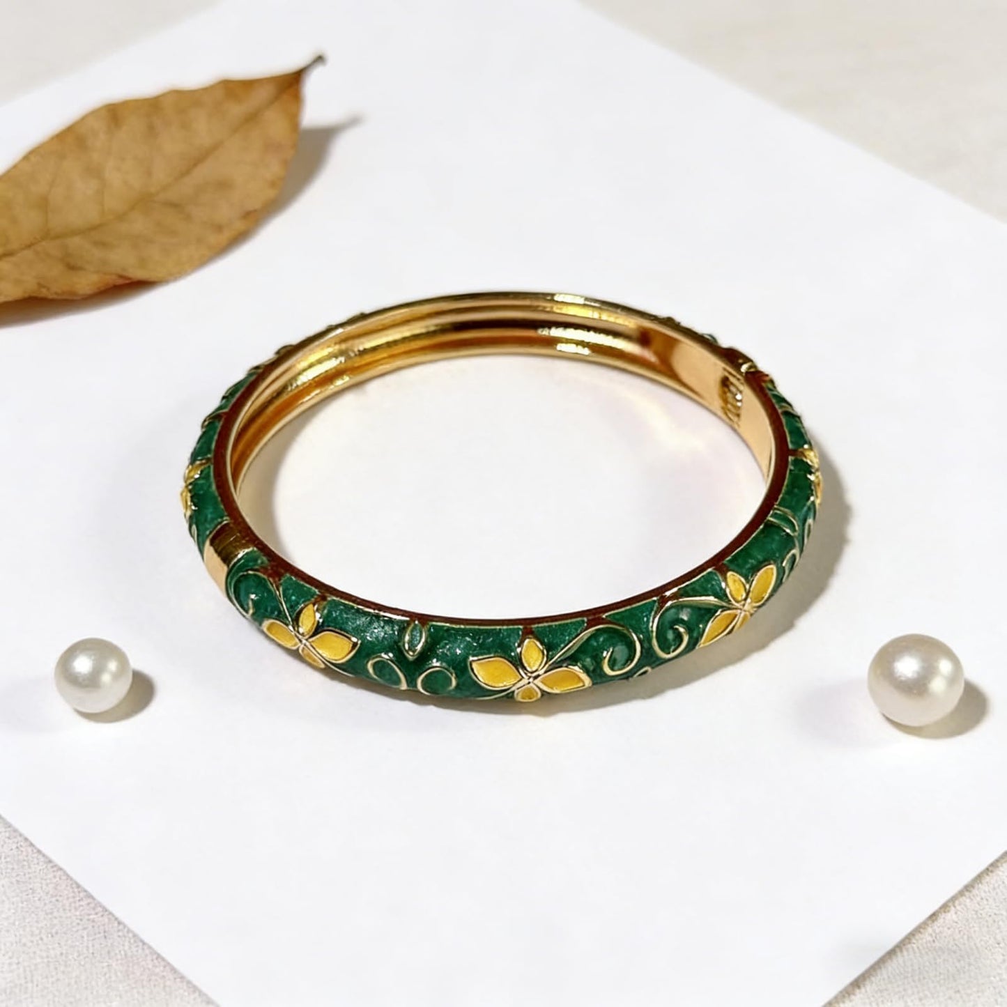 MQCEHTI Vintage Flower Cloisonne Bangle Bracelet for Women, Enamel Chunky Gold Plated Bracelets Jewelry Gifts (Emerald Yellow Flower)