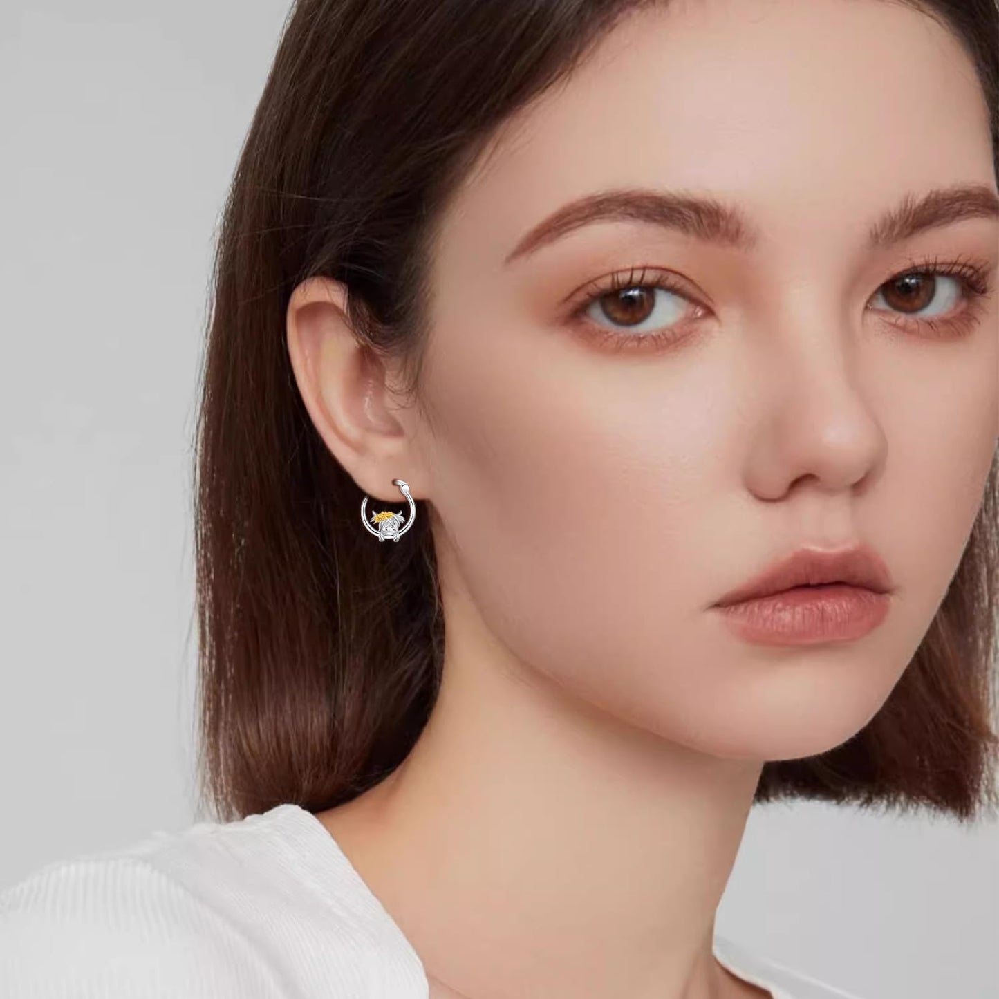 JUSTKIDSTOY Highland Cow Earrings 925 Sterling Silver 18mm Cute Cow Sunflower Huggie Hoop Earrings Jewelry Highland Cow Gifts for Women Daughter