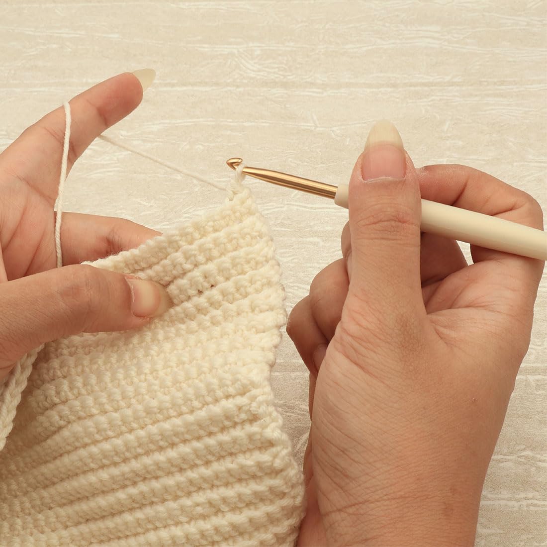 Knitter’s Pride Pearl Deluxe Aluminum Crochet Hook Set – 9 Sizes (2mm to 6mm)