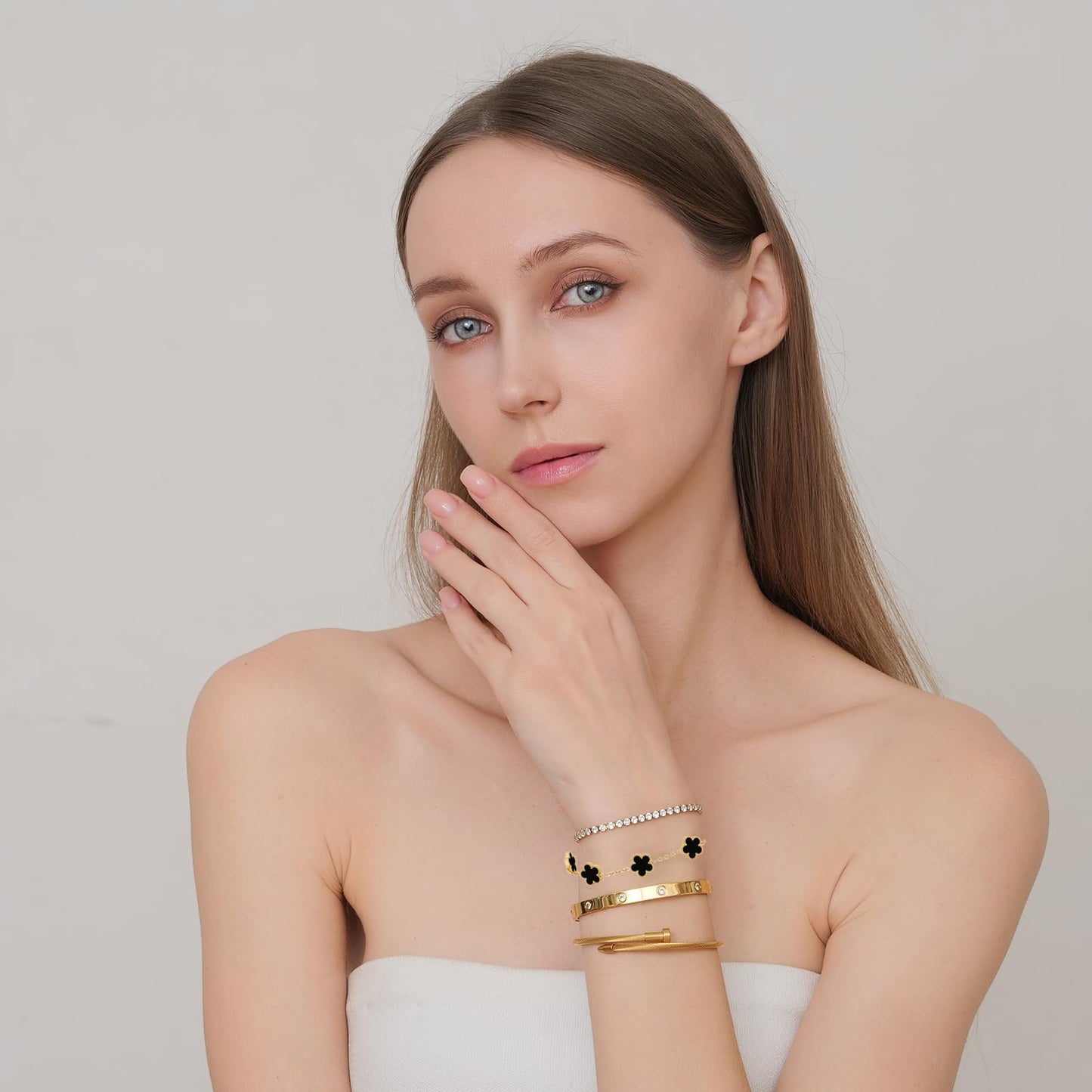 MVCOLEDY 18 K Gold Plated Love Bracelet Stack for Women 4-Piece Bracelet with Synthetic Shell Floral Clover Chain, Tennis Chain and Crystal Gold Bangle, Love Bracelet Design Gift Jewelry for Valentines Mother's Day (Black)