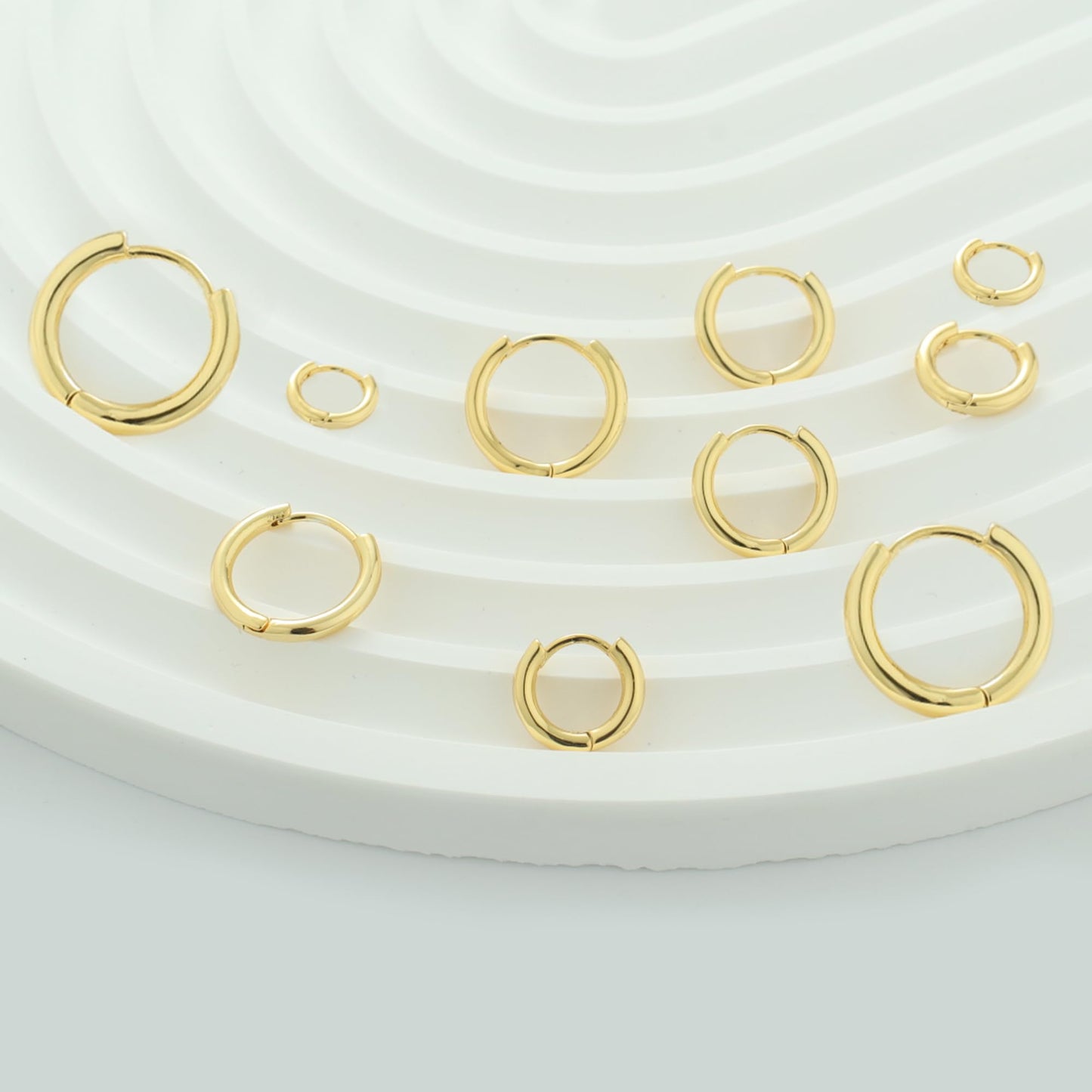 Gokeey 14K Gold Plated Small Gold Huggie Hoop Earrings for Women, Hypoallergenic Lightweight Minimalist Hoops Earrings Sets for Cartilage Earrings Piercings Stack Set Jewelry 6mm 8mm 10mm 12mm 14mm