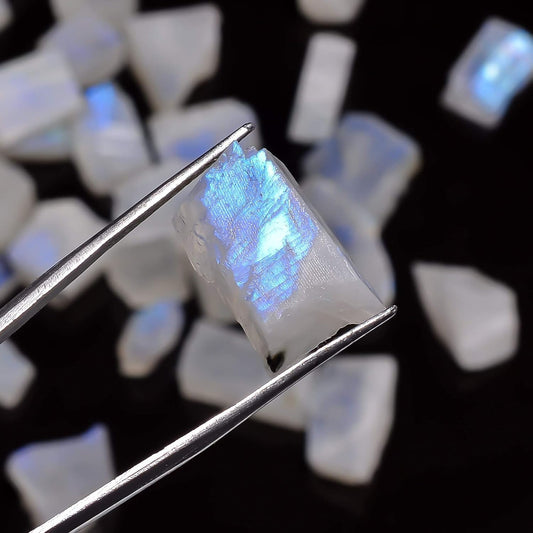 GEMKORA (100 carats) Natural Blue Flash Raw Moonstone Crystal Rough Gemstone Crystals, Rock, Jewelry Making Supplies, Chakra Healing, Meditation, Art-DIY Stone, 6 to 8pcs