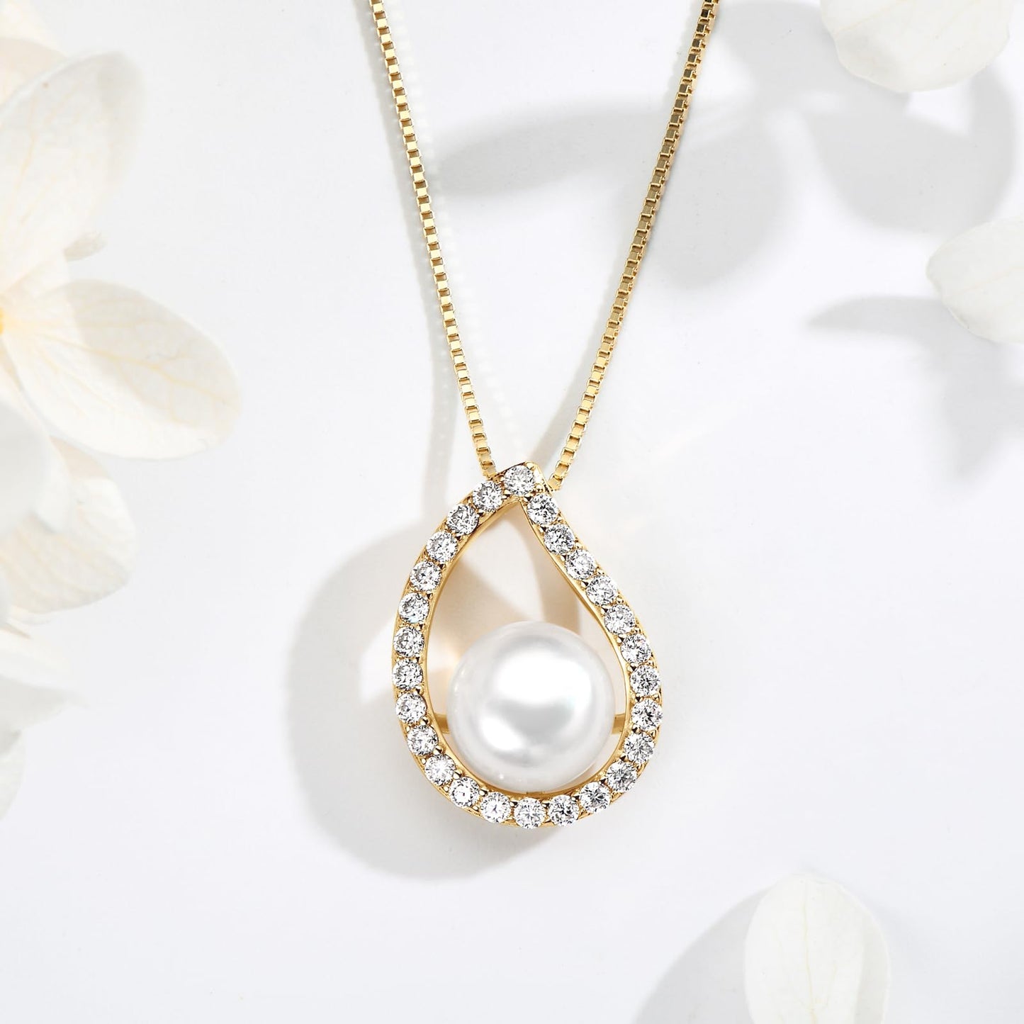 DENGGUANG Pearl Necklaces for Women, 925 Sterling Silver Freshwater White Pearl Pendant Necklace, Shiny Moissanite Pearl Wedding Jewelry for Bride Bridesmaid(9-10mm)