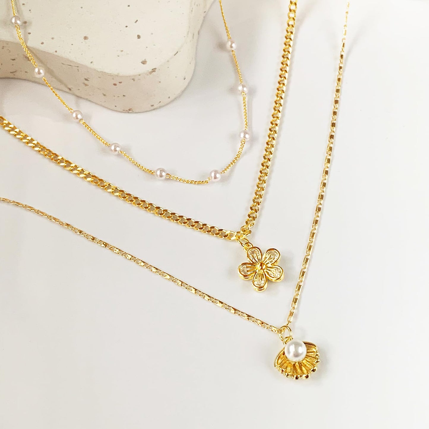 Zeffy Gold Layered Necklace for Women, Dainty Pearl Beaded Chain with Flower Pendant and Seashell Pearl Necklace, Trendy Multi Layer Choker Necklace Beach Jewelry