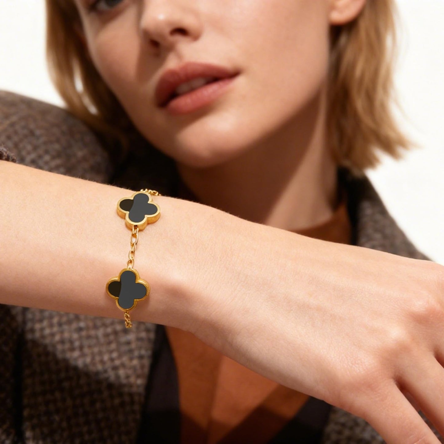 Aimétte Monette 18K Gold Plated Jewelry Set, Clover Necklace and Clover Bracelets Set, Women's Hypoallergenic Black Gold Lucky Clover Bracelet and Necklace Fashion Gifts for Women Trendy