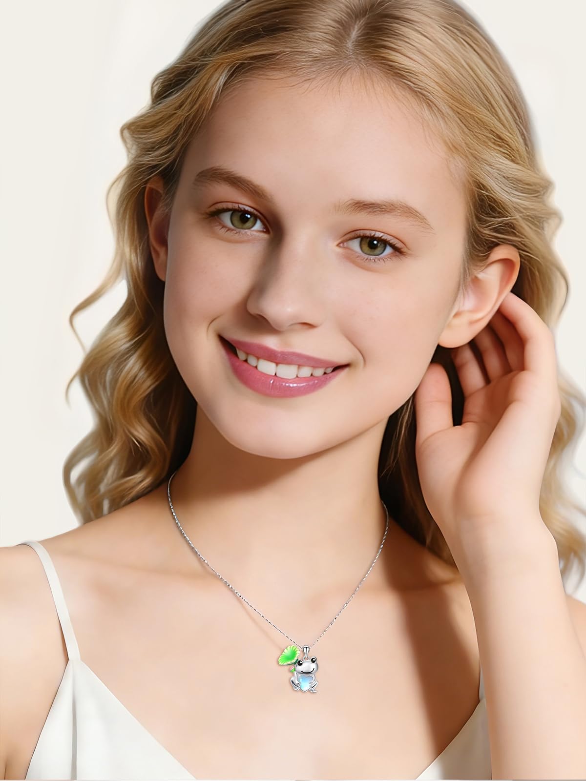 Dreamboat Frog Pendant Necklace for Women 925 Sterling Silver Moonstone Animal Jewelry Gifts for Frogs Lovers