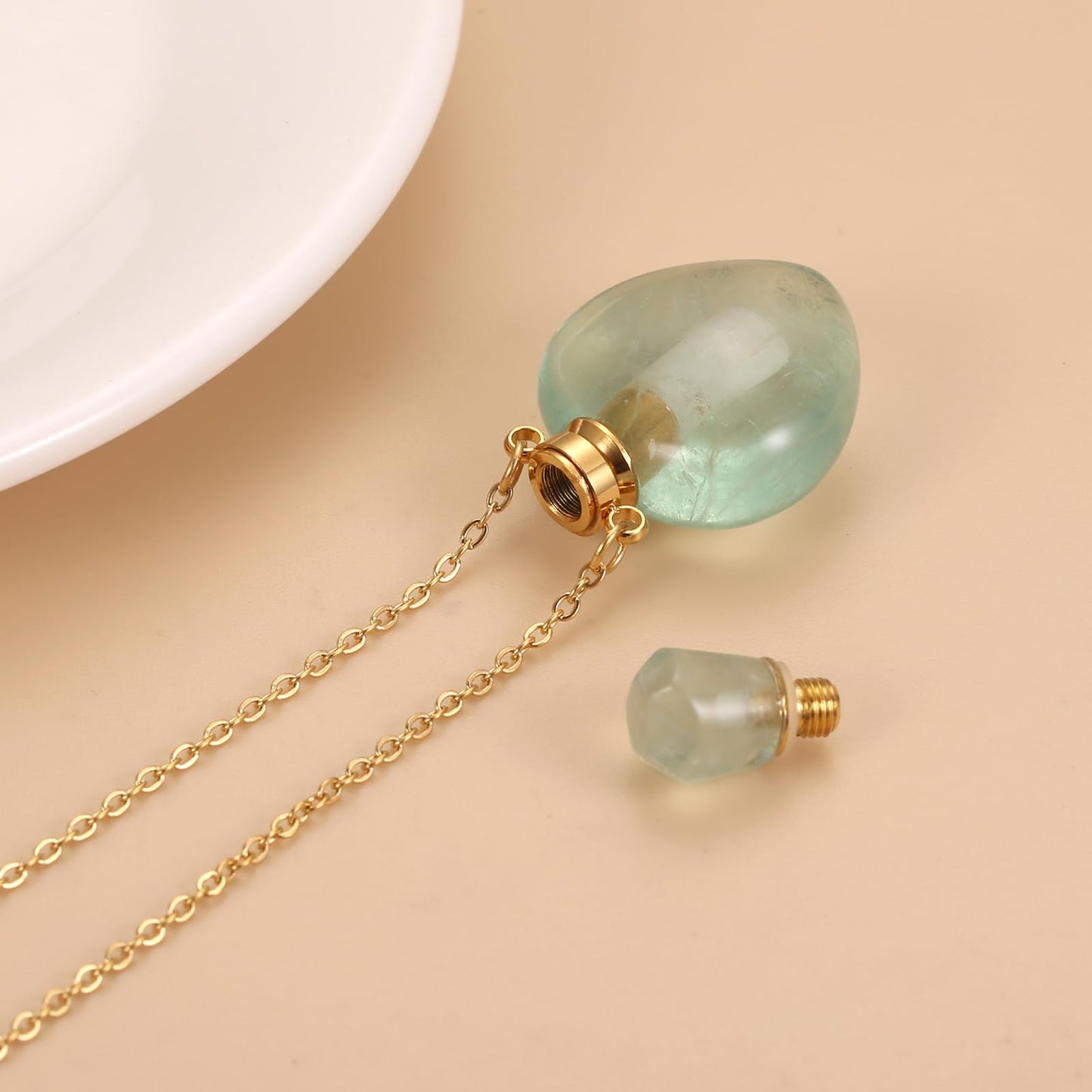 STEFWD Natural Crystal Cremation Jewelry For Ashes - Heart Urn Necklace Hold Loved Ones/Pet Ashes Keepsake Memorial Pendant For Women (Green)
