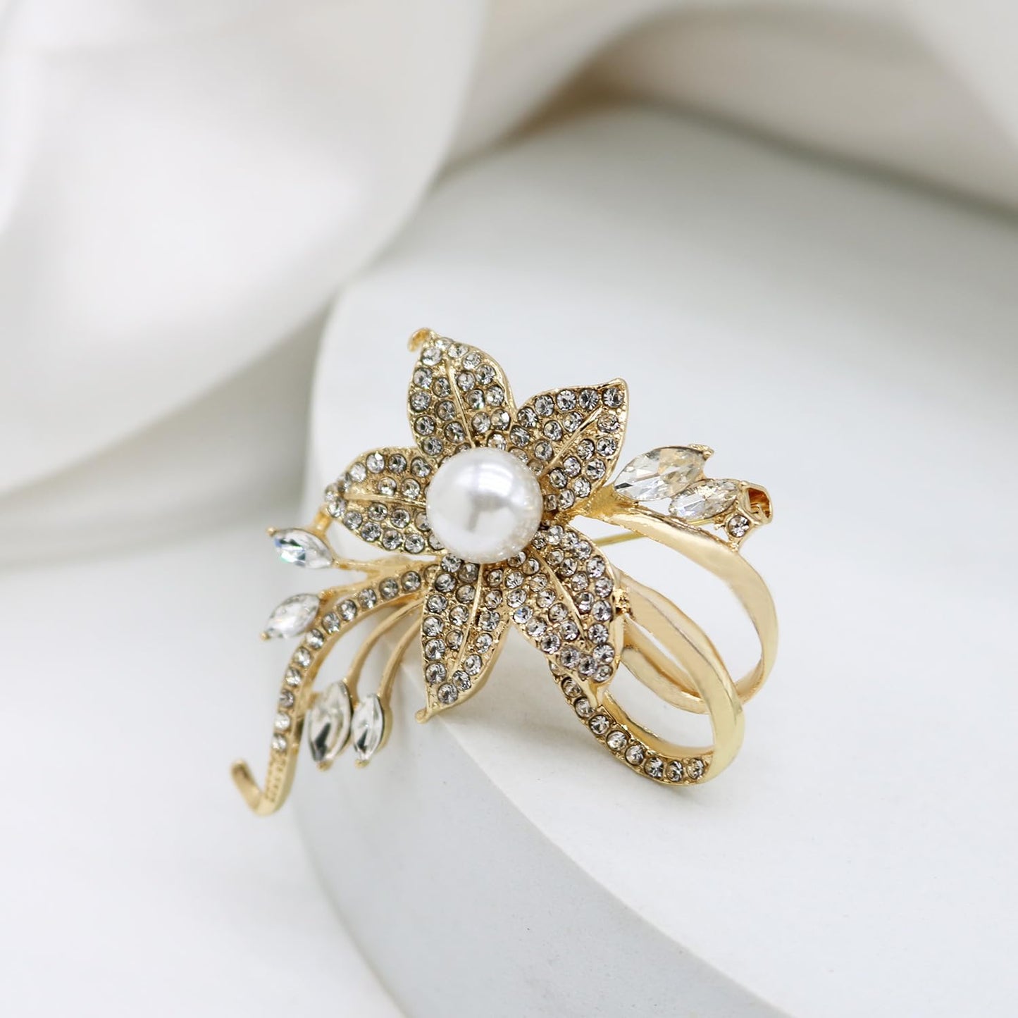 Gold Silver Flower Crystal Brooches Pins Fashion Beautiful Created Rhinestone Pearl Floral Brooch Good Idea for Party Dance Wedding Banquet for Elegant Women Girl(Gold Flower)