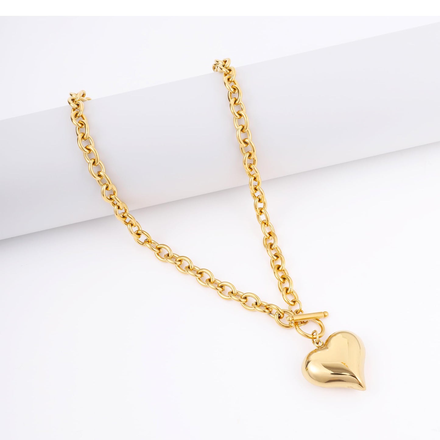 jomjeu Chunky Gold Necklace for Women 18K Gold Plated Heart Necklace Classic Trendy Pendant Gold Necklaces Jewelry Gifts for Women