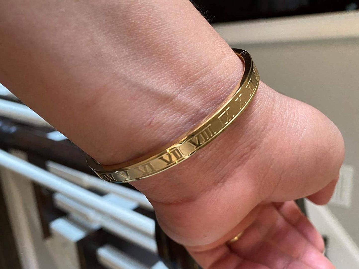 Jarlinwel Gold Silver Plated Bracelets for Men Women Roman Numeral Bangle Bracelet Stainless Steel Personalized Engraved Unisex Gift (Gold 6mm Womens)