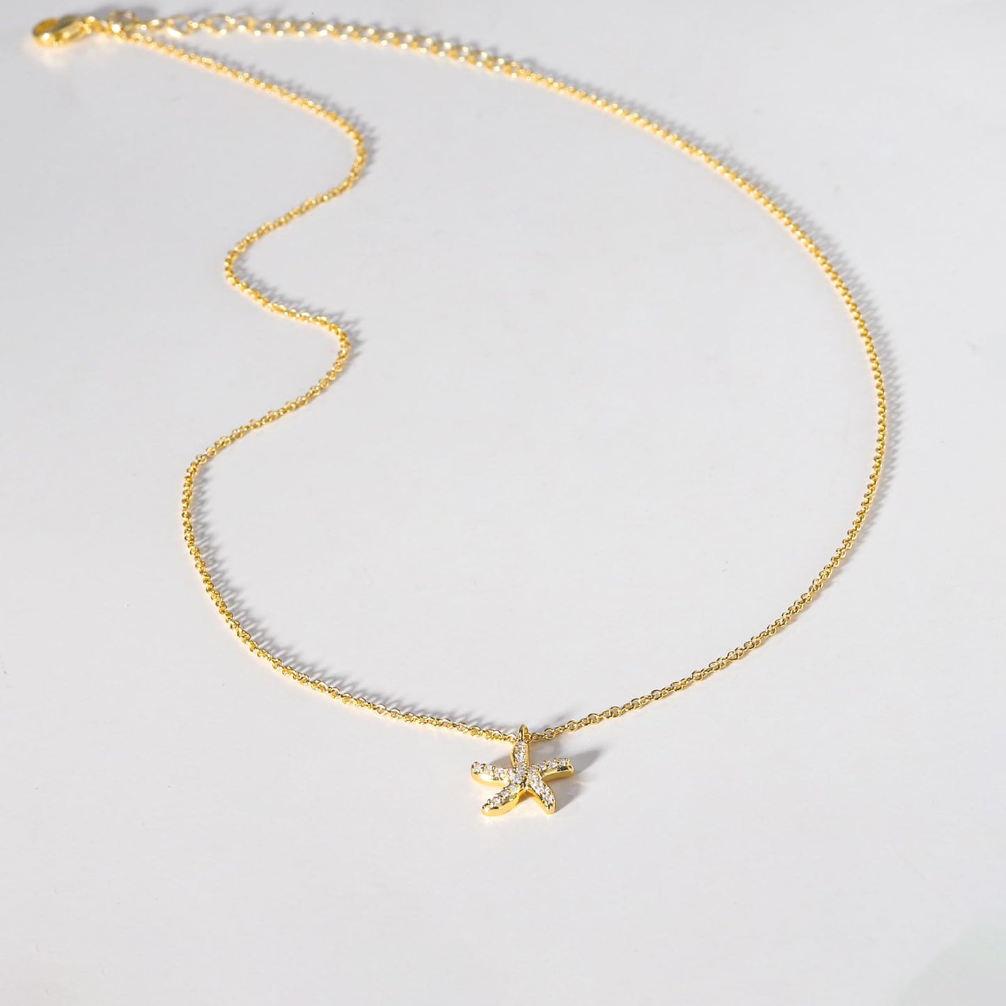 GUOKE Starfish Necklaces - 14K Gold Plated Sea Starfish Necklace Gold Star Fish Simple Dainty Jewelry for Women