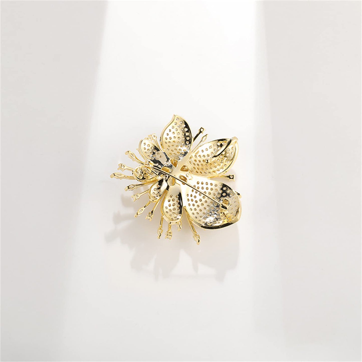 AILONMEI Elegant Pearl Flower Designer Brooch Pins Broches Costume Jewelry For Women Fashion Christmas Gift (Flower)