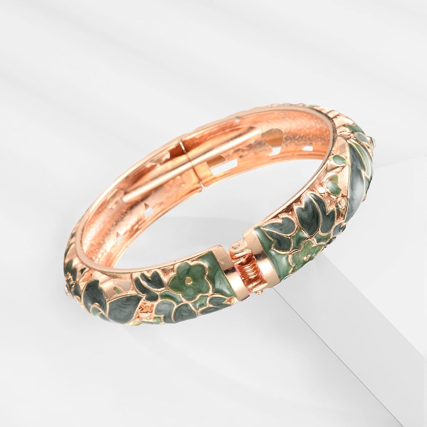 UJOY Vintage Cloisonne Bracelet Beautiful Flower Enamel Hinge Plated Bangles Jewelry for Women's Gifts 88A08-55A114 Green