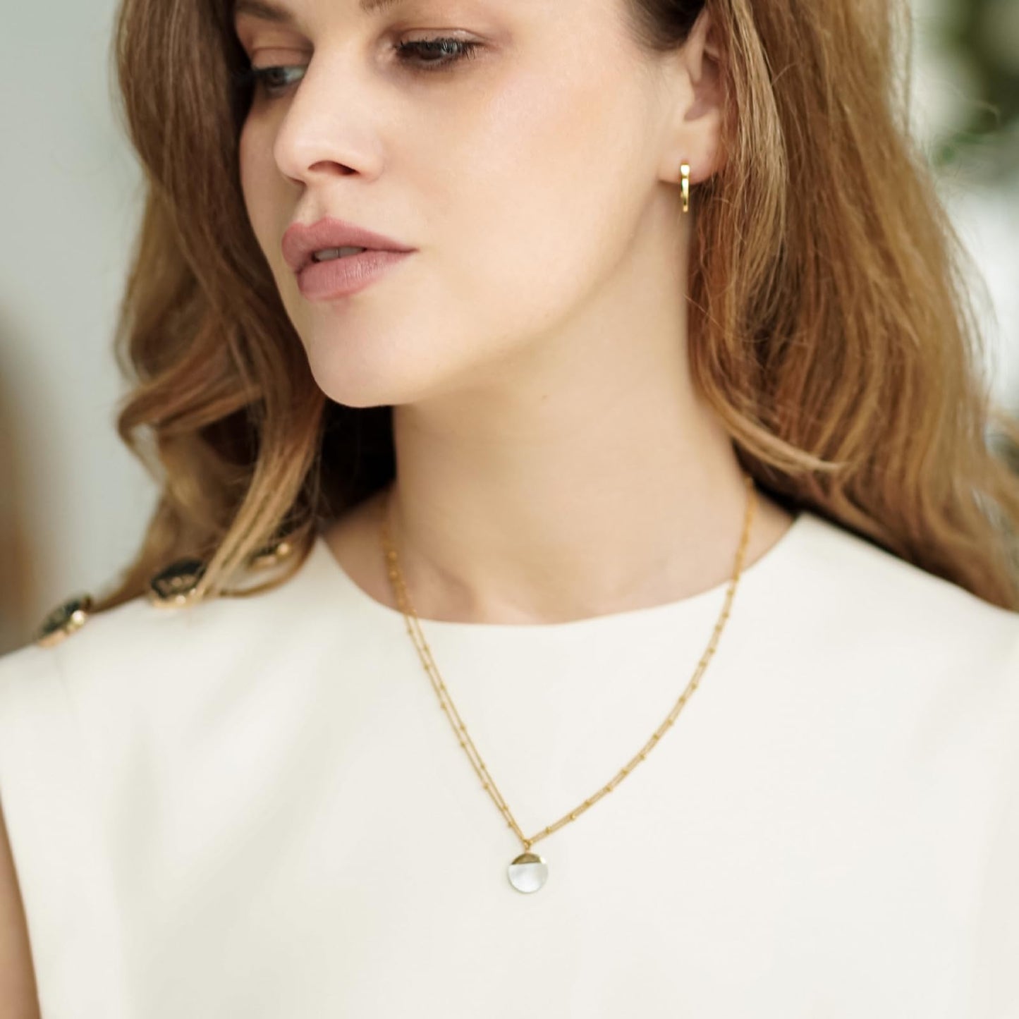 Milan Chiva 14K Gold Plated White Mother of pearl Layered Stacked Necklace for Women, Dainty Trendy Non Tarnish Circle Pendant Charm Necklaces Fashion Jewelry for Women Waterproof MNS-1008WT