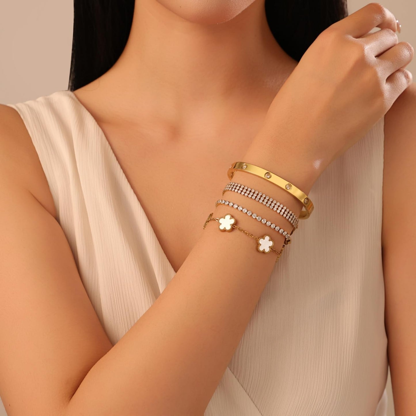 MVCOLEDY 18 K Gold Plated Love Bracelet Stack for Women 4-Piece Bracelet Shell Floral Clover Chain, Tennis Chain and Crystal Gold Bangle, Love Bracelet Design Gift Jewelry for Valentines Day