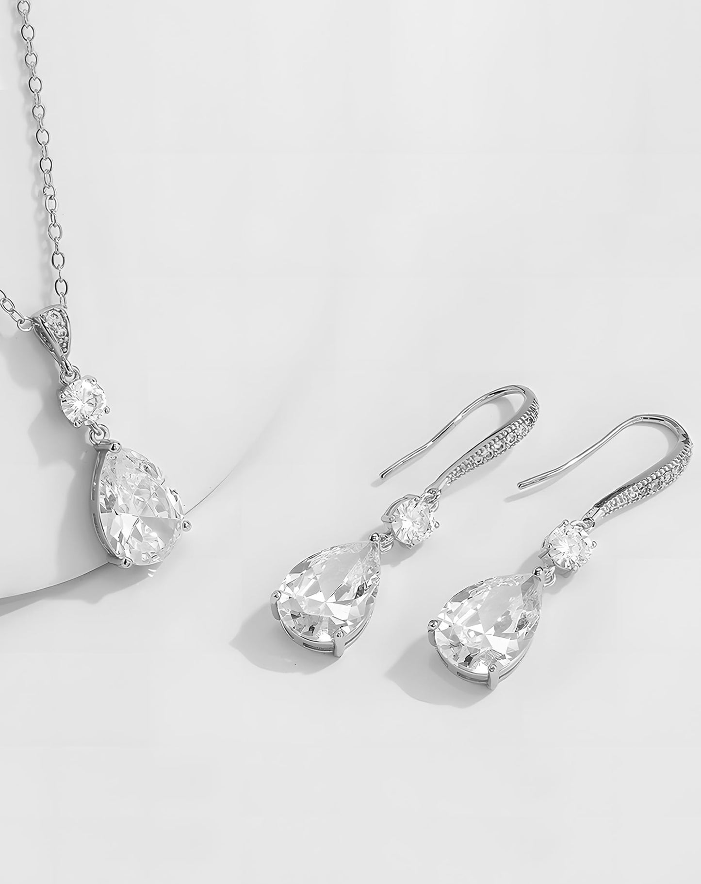 Deerllia Teardrop Necklace Cubic Zirconia Drop Wedding Bridal Pendant Necklace for Women, Silver Gold Plated Copper Brass Micro Inlay CZ Simple Fine Jewelry Gifts Mother's Day Valentines