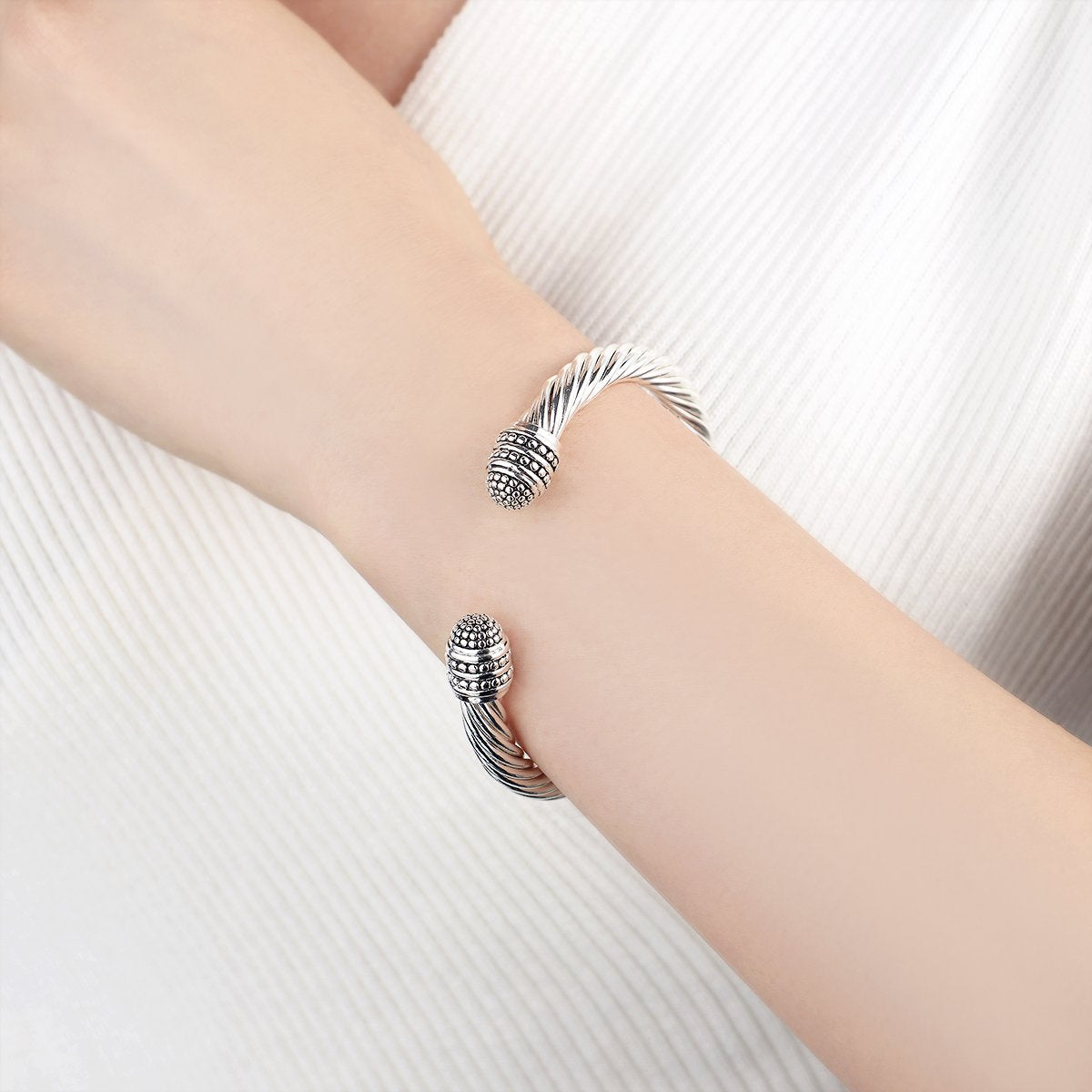 UNY JEWEL Women Luxury Inspired Bracelet Fashion Jewelry Classic Signature Twisted Cable Wire Bangle Elegant Beautiful Valentine Mothers day Gift