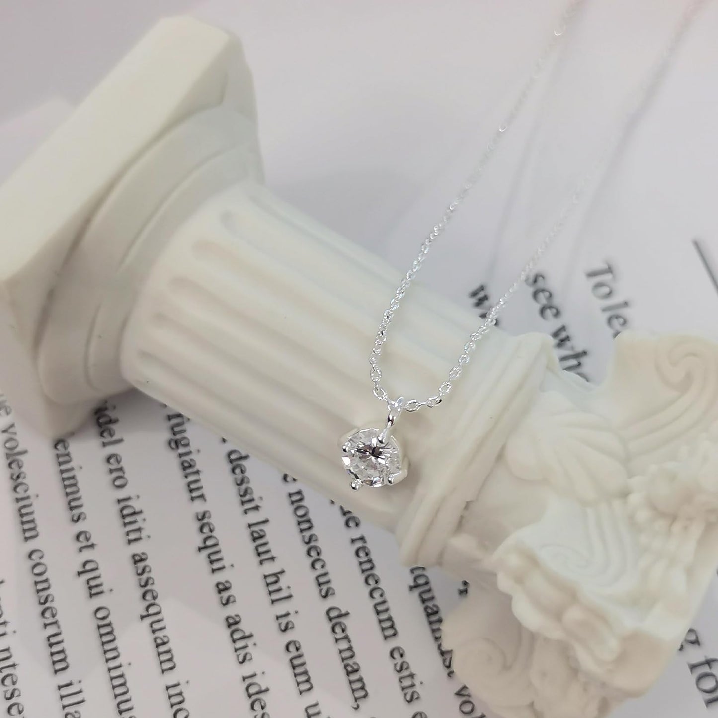 Zeffy Silver Diamond Necklaces for Women, Dainty Pendant Necklace Simple Silver CZ Diamond Necklaces for Women Trendy Silver Necklace Gifts Prom Jewelry