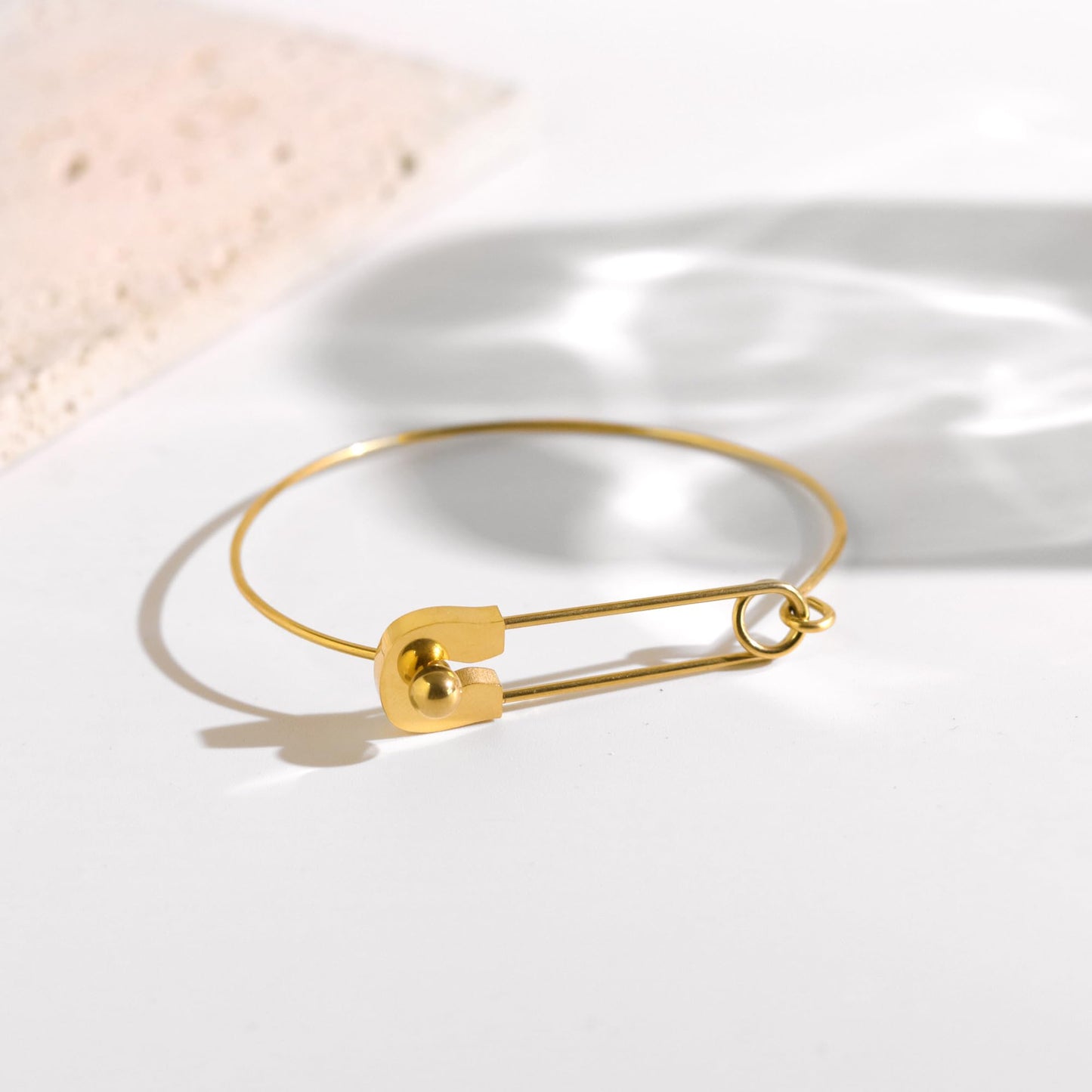 AILUOR Fashion Safety Pin Hook Bangle Bracelet, Vintage Punk Classic Simple Love Bracelet Jewelry Unisex (Gold)