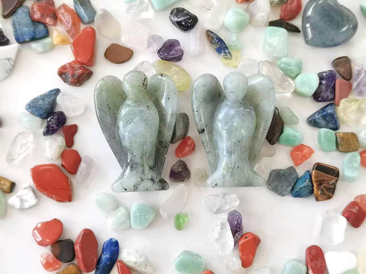 QINJIEJIE Polished Labradorite Guardian Angel Decor - White Angel Statue, Gemstone Spiritual Gift & Meditation Figurine