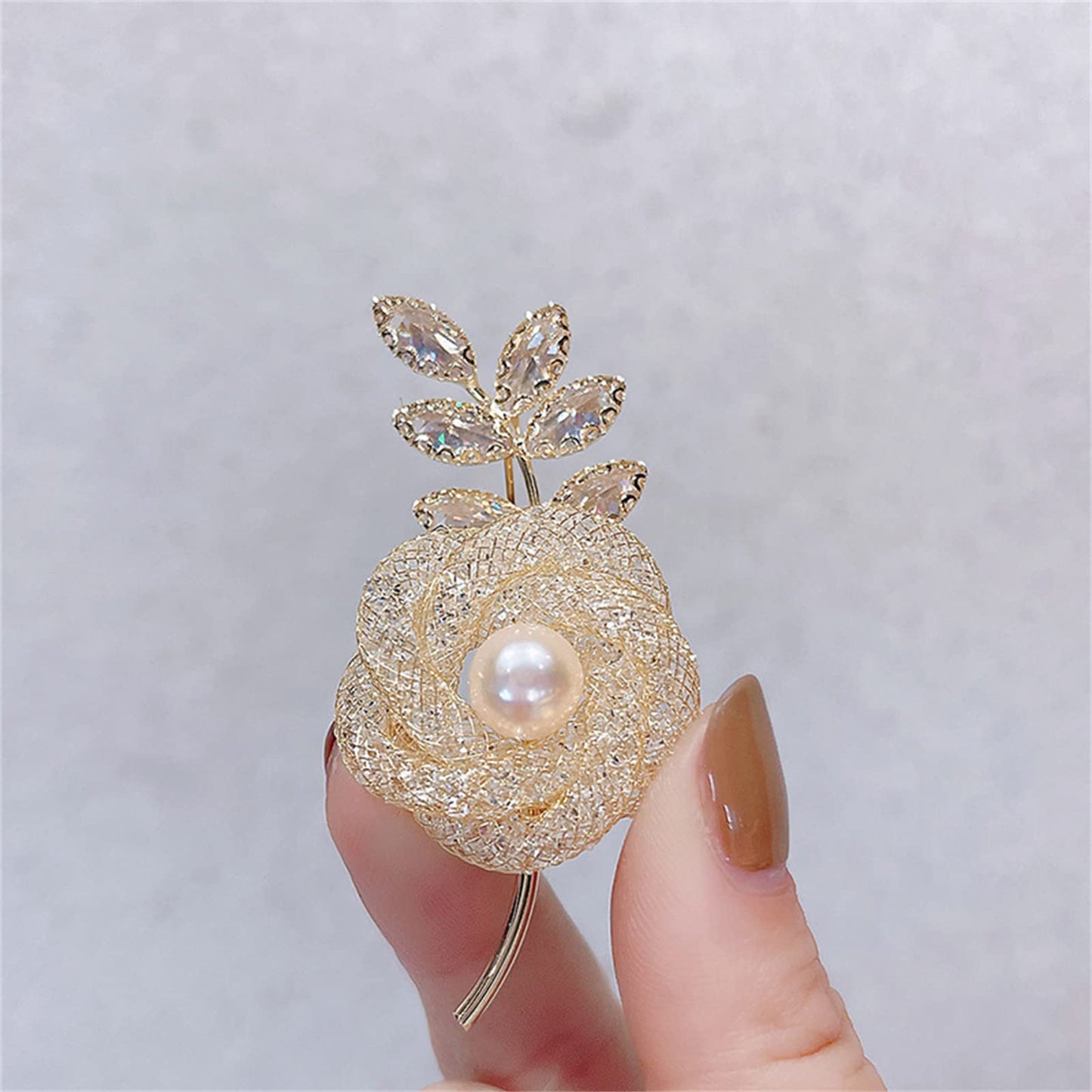 AILONMEI Elegant Pearl Flower Designer Brooch Pins Broches Costume Jewelry For Women Fashion Christmas Gift (Gold Rose)