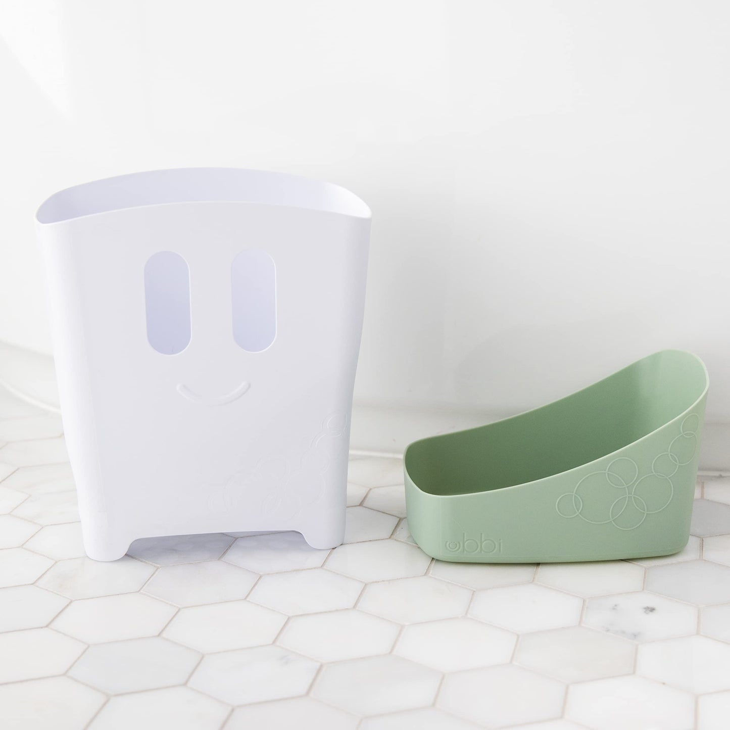 Ubbi Stand Up Bath Toy Storage Organizer, Bath Caddy with Removable Drying Rack Bin for Toddlers and Baby, Sage