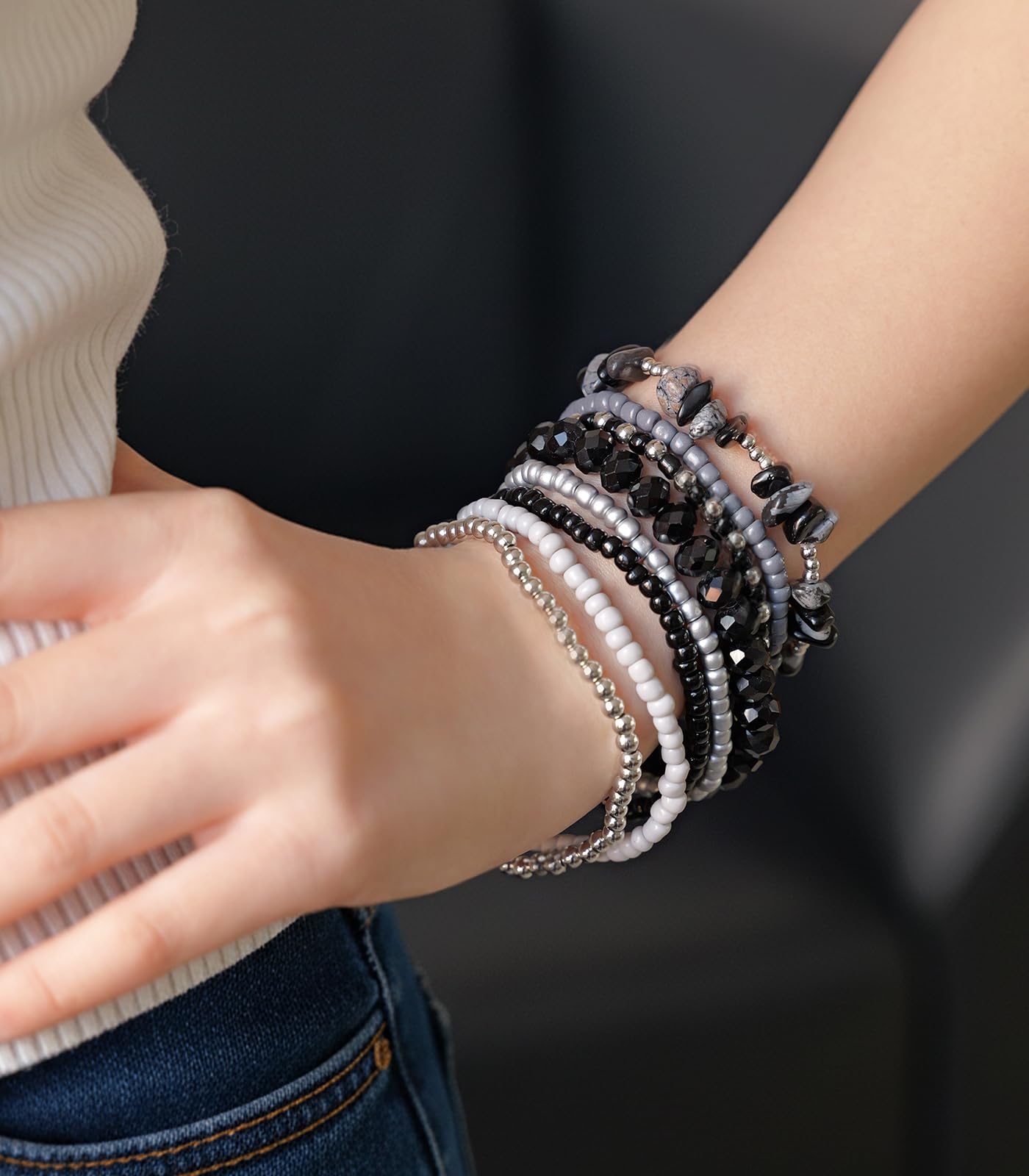 Noessla Boho Beaded Bracelets for Women Stackable Irregular Natural Stone Bead Stretch Bracelet Set 8PCS Costume Jewelry Gifts for Her(Black Grey)