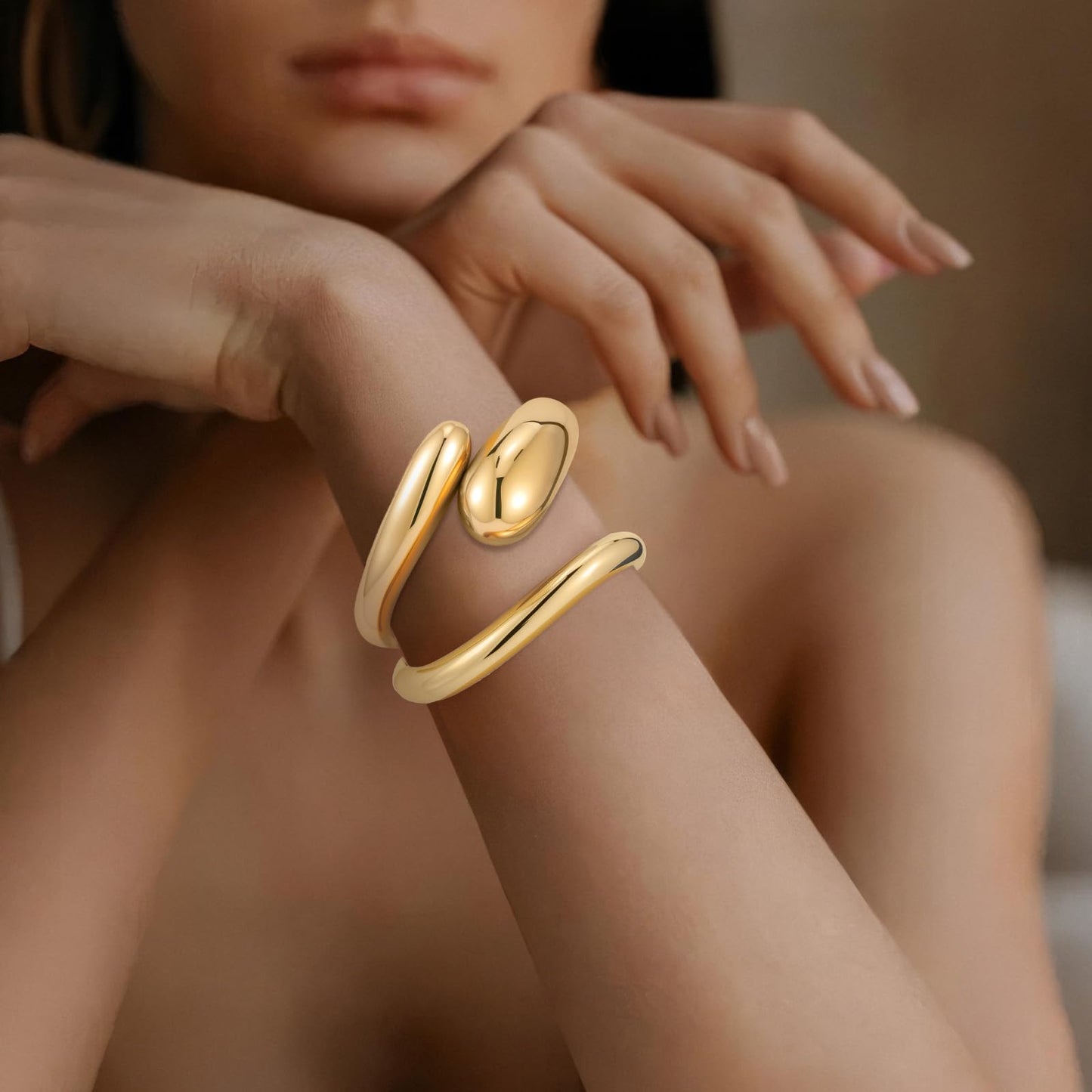 Yowivon Gold Bangles for Women, 2PCS Teardrop Chunky Gold Bracelet Set, Hinged Irregular Bangle Bracelets Stack for Women, Non Tarnish Wrist Cuff, Trendy Jewelry Gifts for Christmas Valentine Birthday