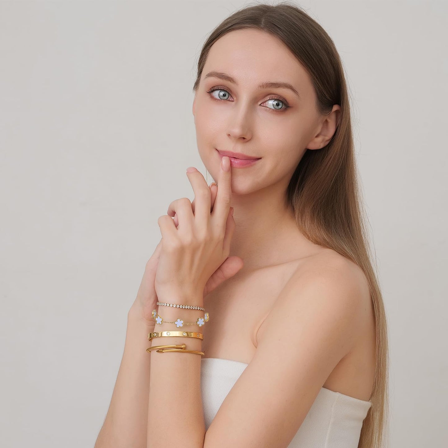 MVCOLEDY 18 K Gold Plated Love Bracelet Stack for Women 4-Piece Bracelet with Synthetic Shell Floral Clover Chain, Tennis Chain and Crystal Gold Bangle, Love Bracelet Design Gift Jewelry for Valentines Mother's Day (White)