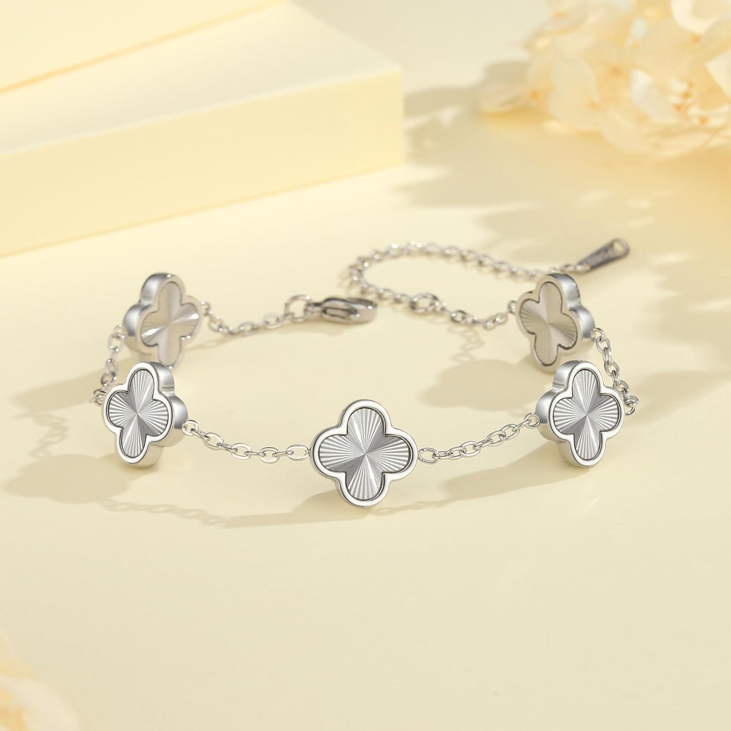 CORSMGSE 18K Gold Plated Clover Lucky Bracelet for Women Gold White Black Pink Green Red Blue Adjustable Double Sided Flower Four Leaf Link Bracelets Trendy Jewelry Gifts for Women Men (Silver)