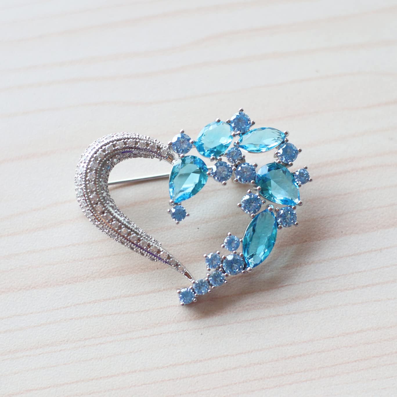 Heart Brooch Pins for Women Fashion Valentine Love Sliver Light Blue Jewelry