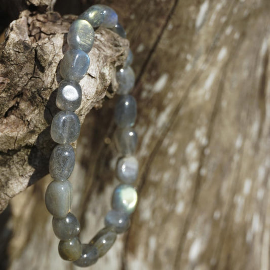 Labradorite Chips Bracelet | Natural Flash Crystal Fragments - Handmade Protection & Magic Energy Third Eye Chakra Gemstones Stacking Jewelry Meditation | Fits for 6-7 inch Small Wrist