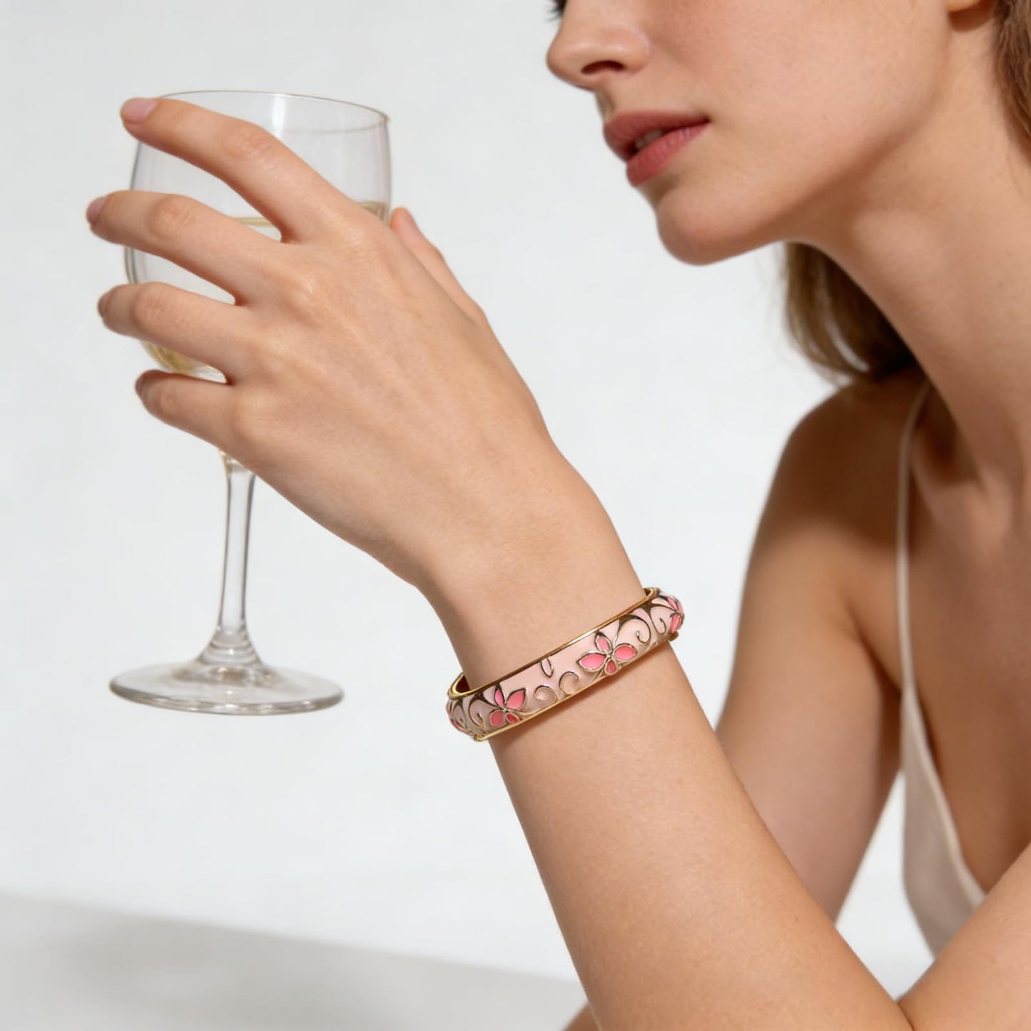 MQCEHTI Vintage Flower Cloisonne Bangle Bracelet for Women, Enamel Chunky Gold Plated Bracelets Jewelry Gifts (Pink Pink Flower)