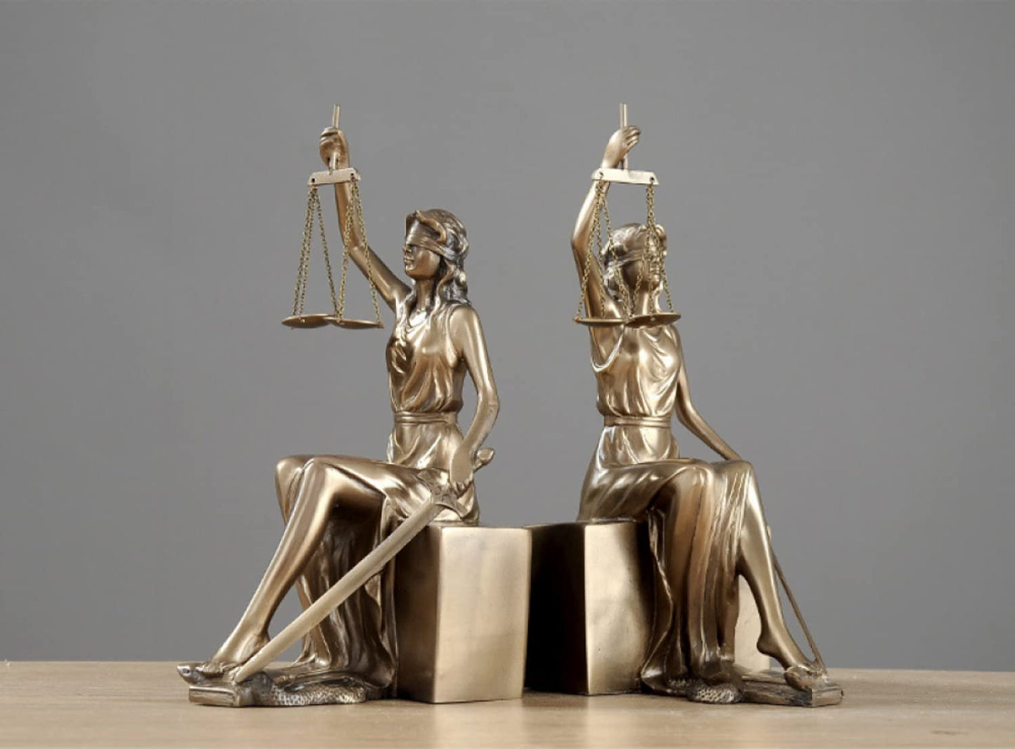 Thxsoon Lady Justice Statue Decorative Bookends Sculpture for Home and Office Decor, Perfect for Lawyers and Law Students - 10 x 5 x 4 inch (26 x 13 x 11cm)