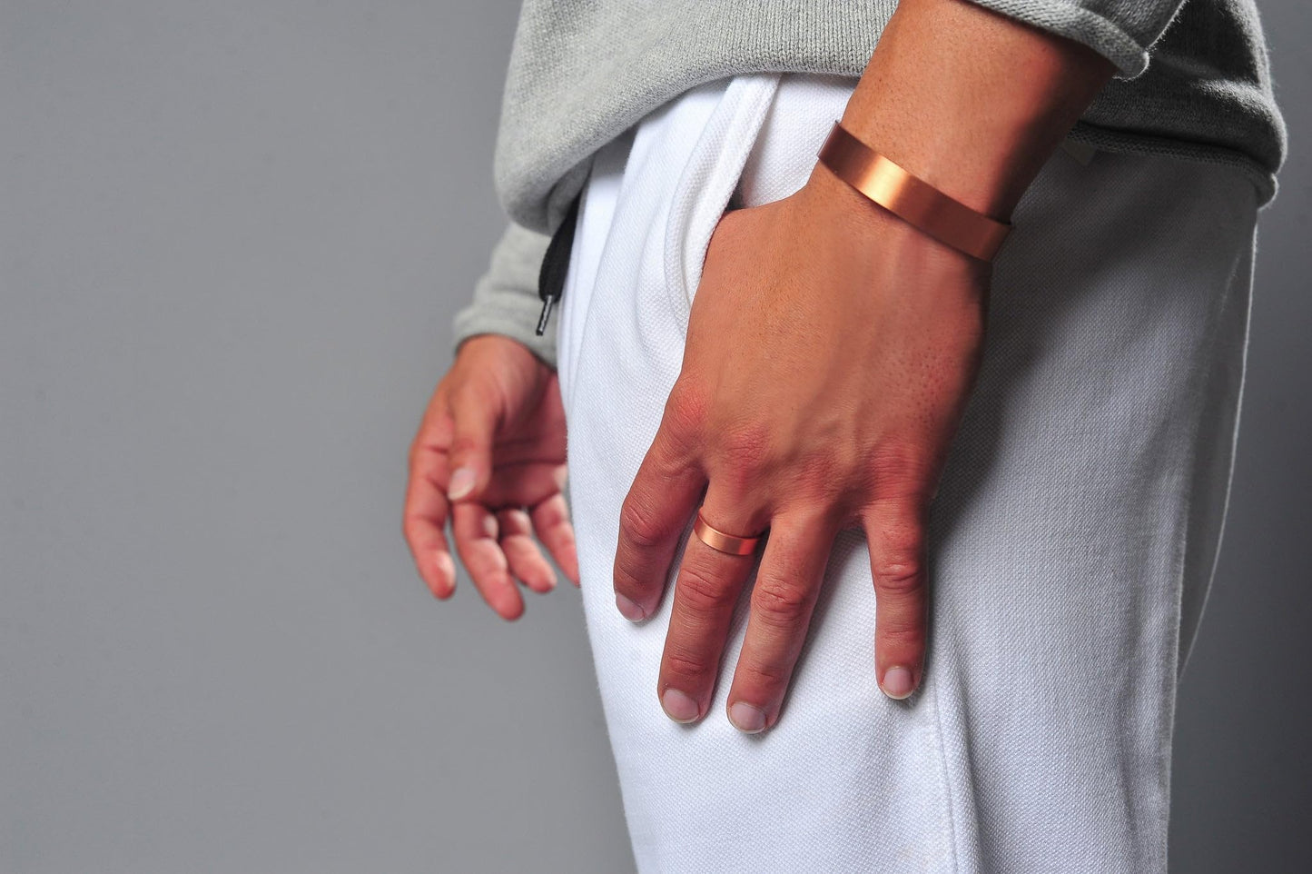 Earth Therapy - Elegant Women or Men's Ring Band in Sleek Matte Black | Magnetic Therapy Ring