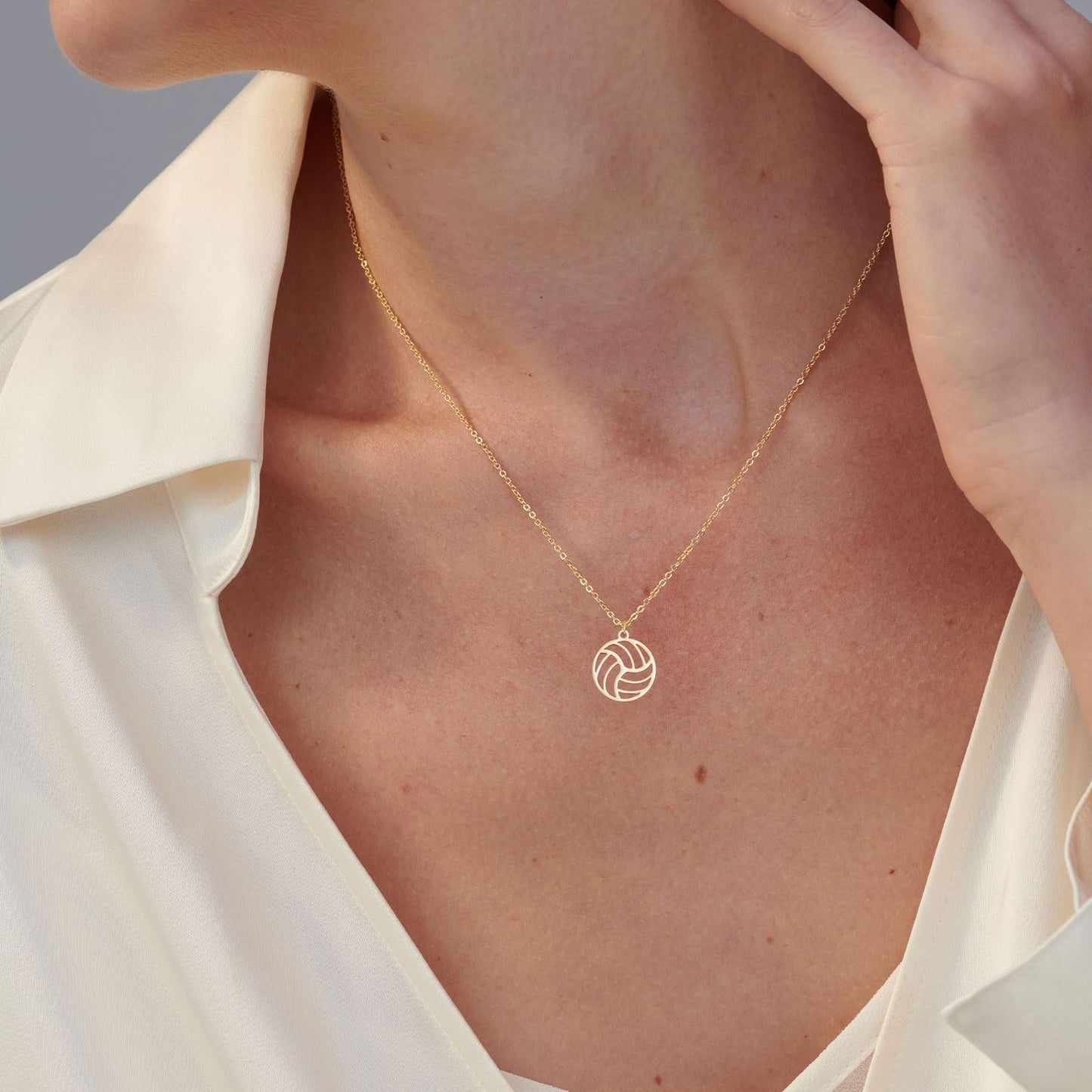 VRIUA Volleyball Necklace - 14K Gold Plated Dainty Volleyball Necklace for Women - Trendy Gold Pendant Necklaces Simple Everyday Trendy Jewelry