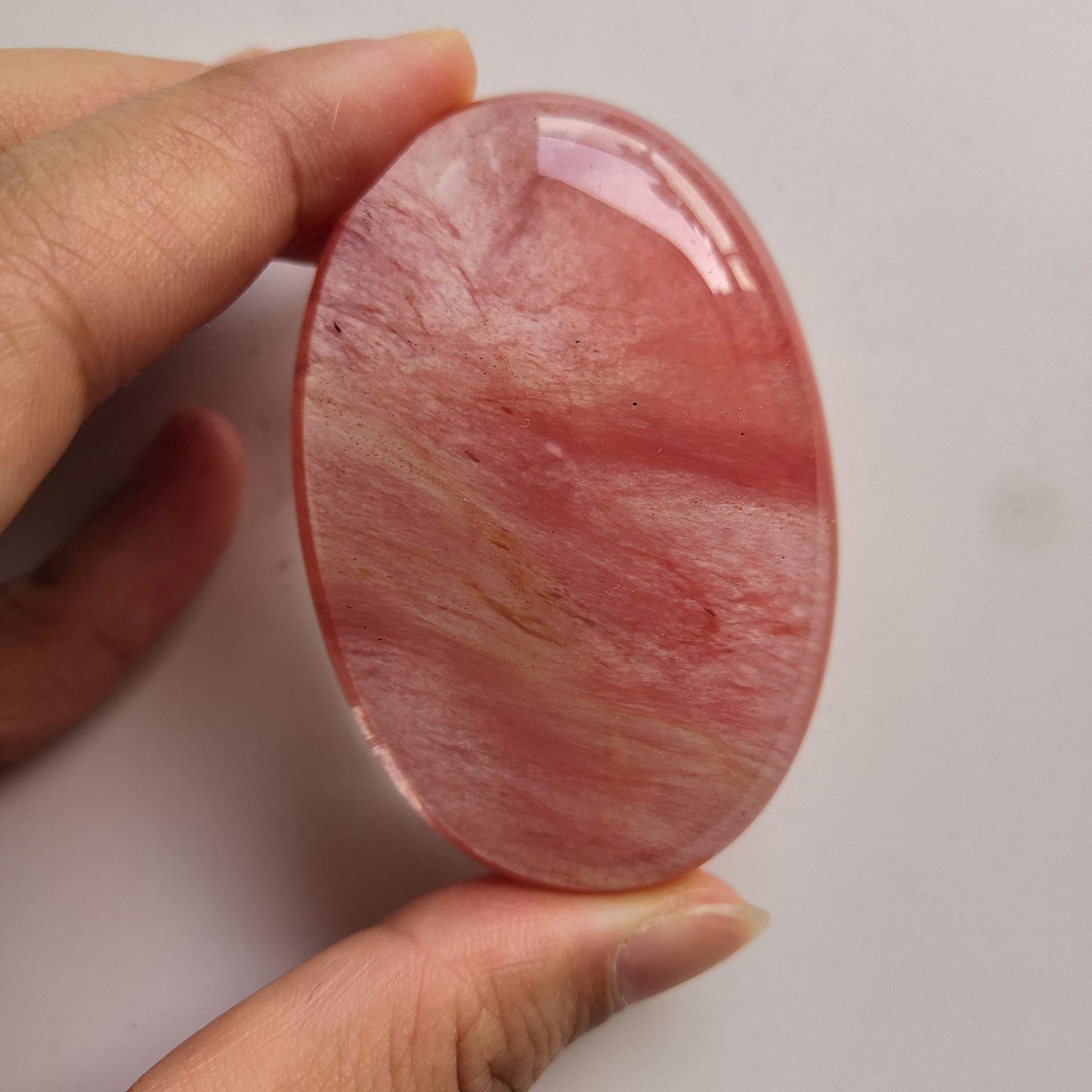 Loveliome Synthesis Cherry Quartz Oval Polished Worry Stones, Healing Crystal Indoor Fountain Stones Massage Energy Anxiety Relief Items