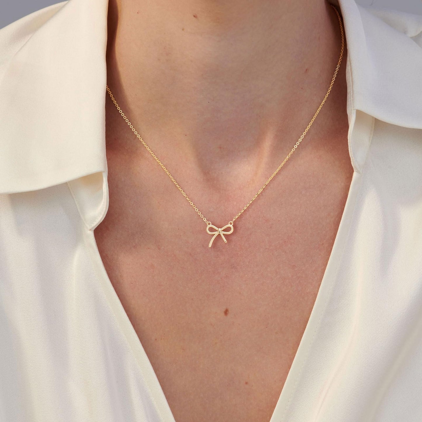 VRIUA Bow Necklace 14K Gold Plated Dainty Gold Bow Necklace for Women Everyday Simple Jewelry Gift